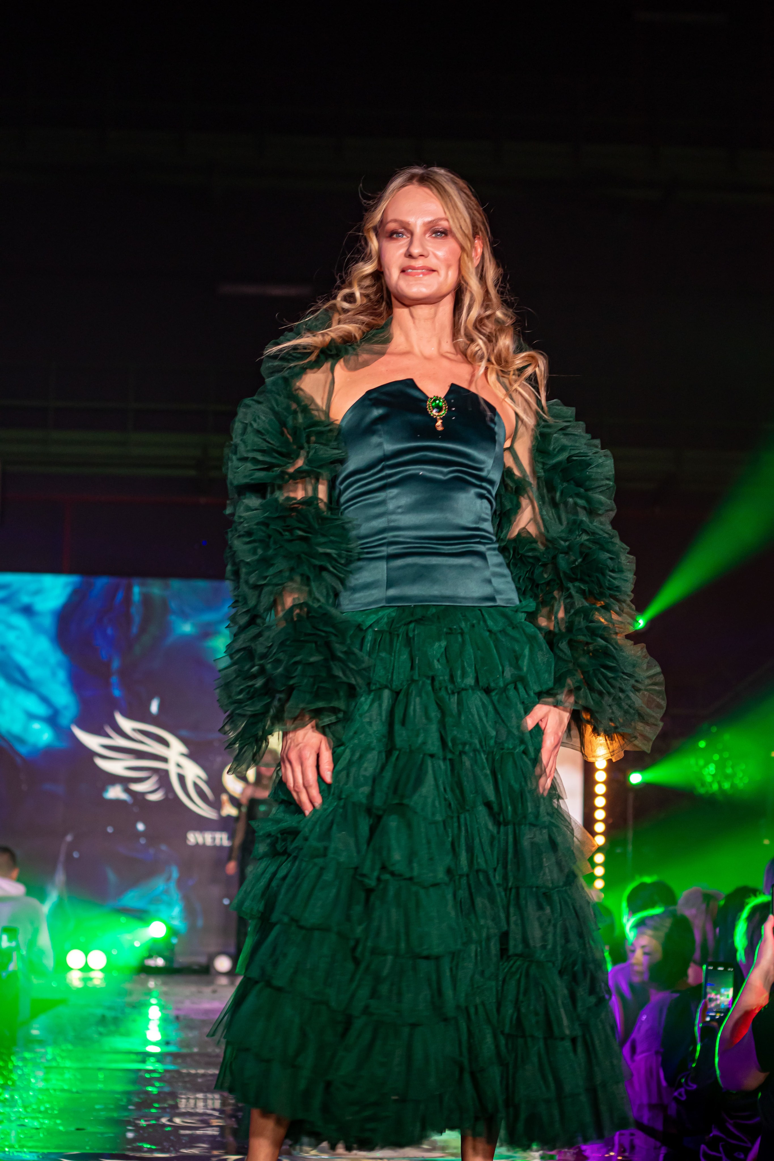 Fashion-репортаж телепроекта «Новогодняя ночь» на DMC MUSIC TV в Главкино — подиумные показы и сценическая атмосфера