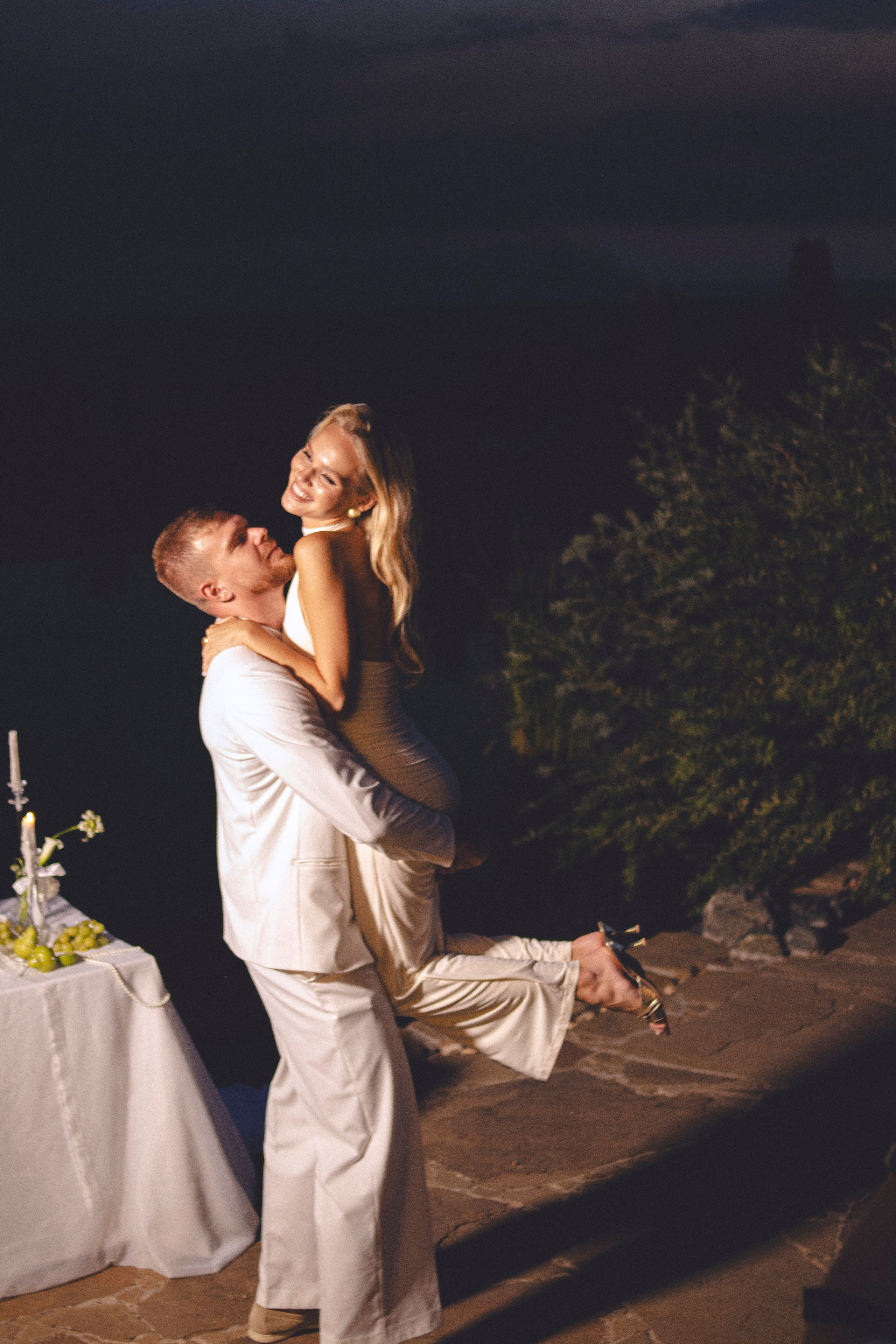 Я — фотограф, который помогает запечатлеть самые важные моменты вашей жизни!