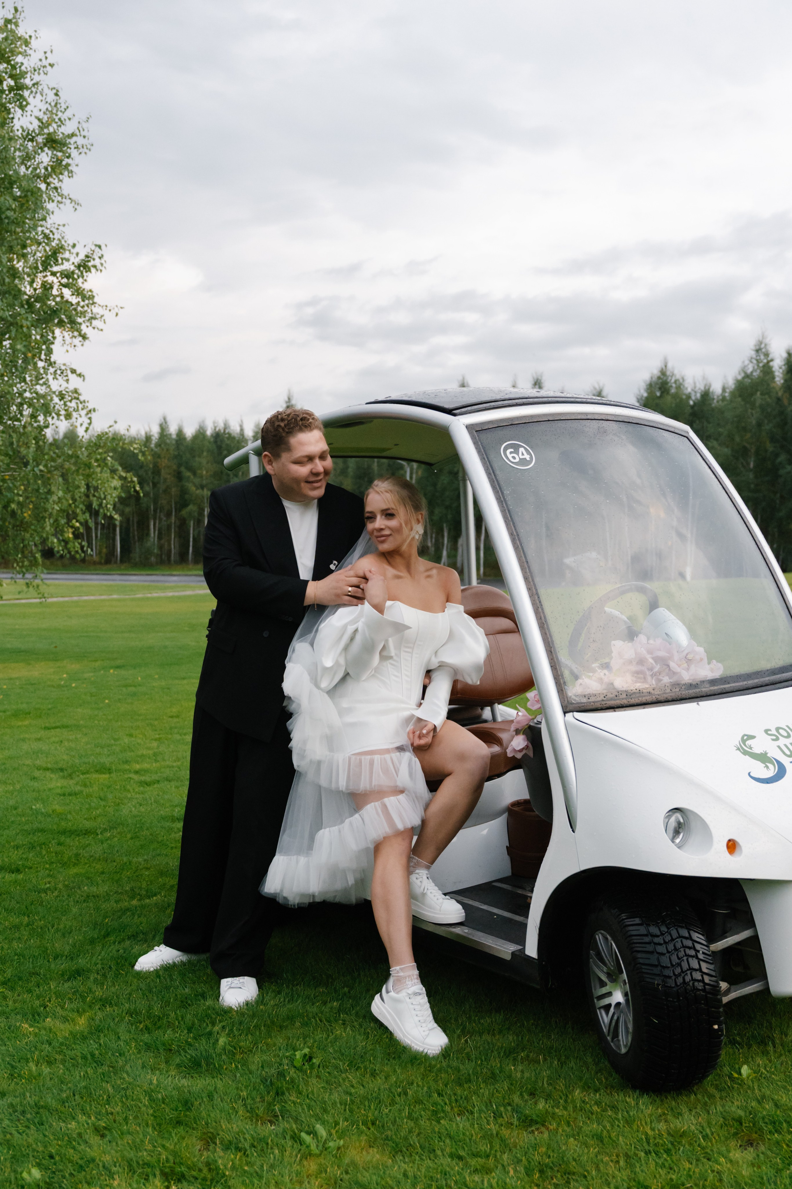 свадебная фотосессия для двоих в гольф-клубе