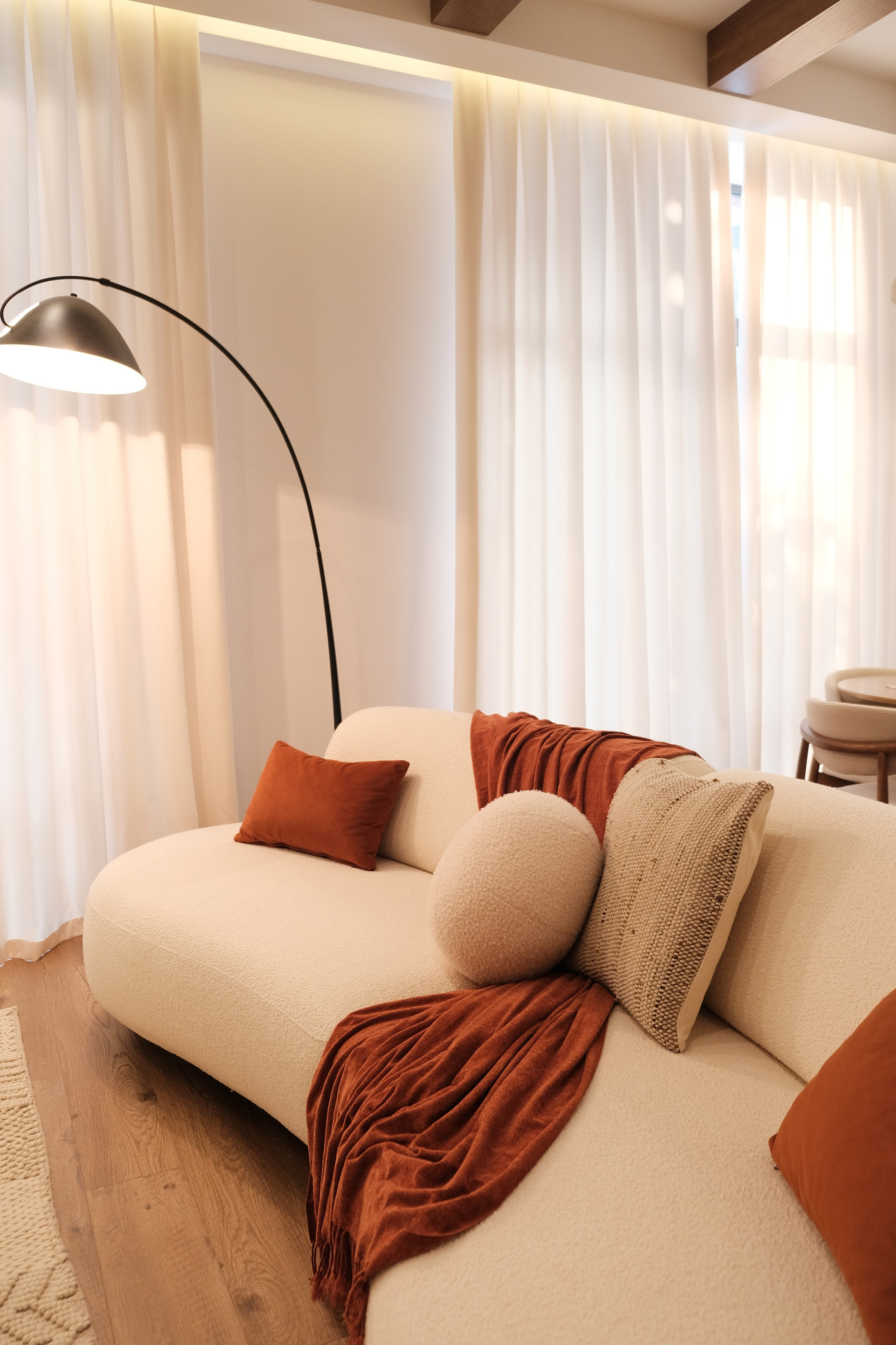 Портреты и репортажные съемки с душой: ваш уникальный момент в объективе Руфата, профессионального фотографа Алматы