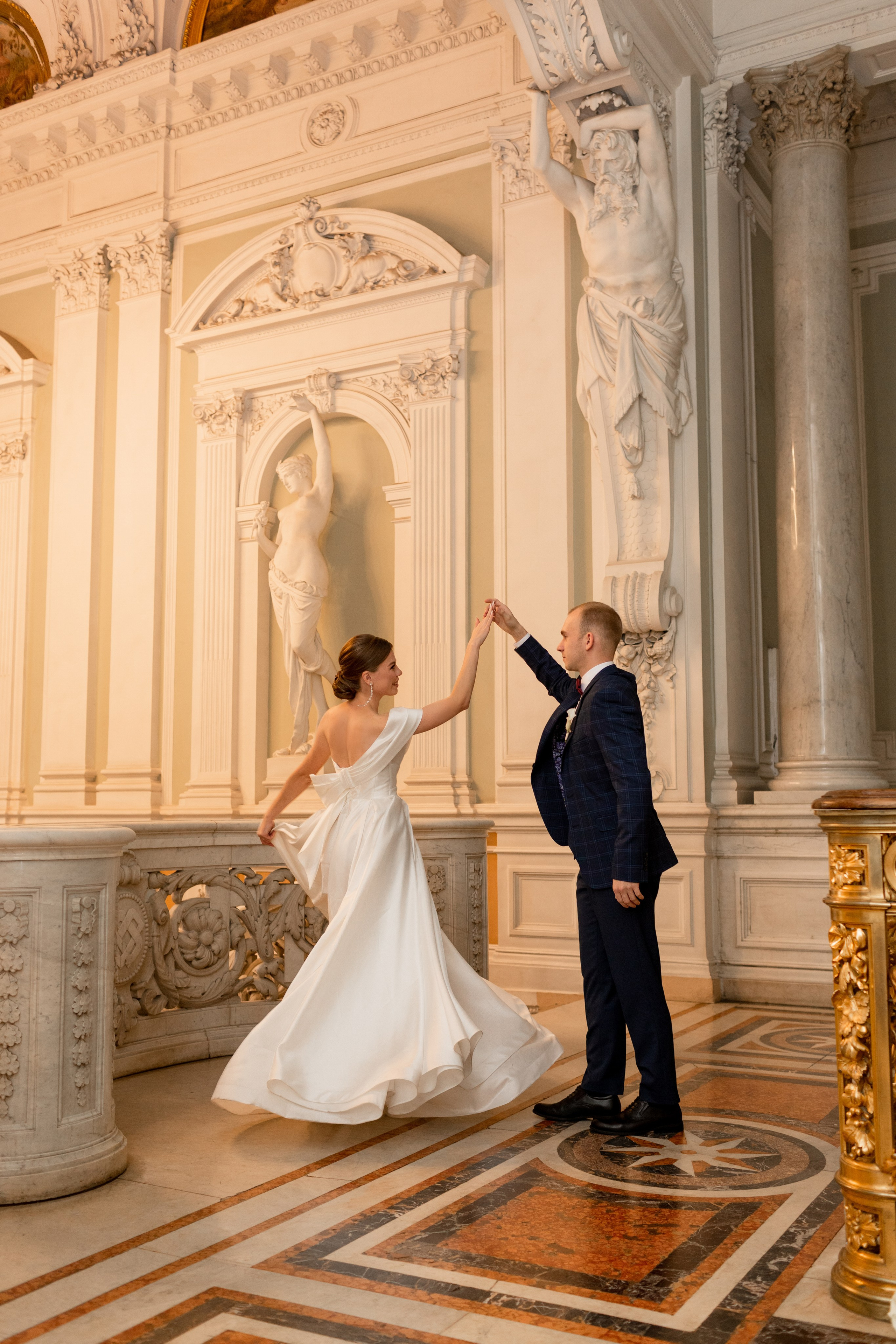 Свадебная фотосессия во дворце бракосочетания на Английской набережной.