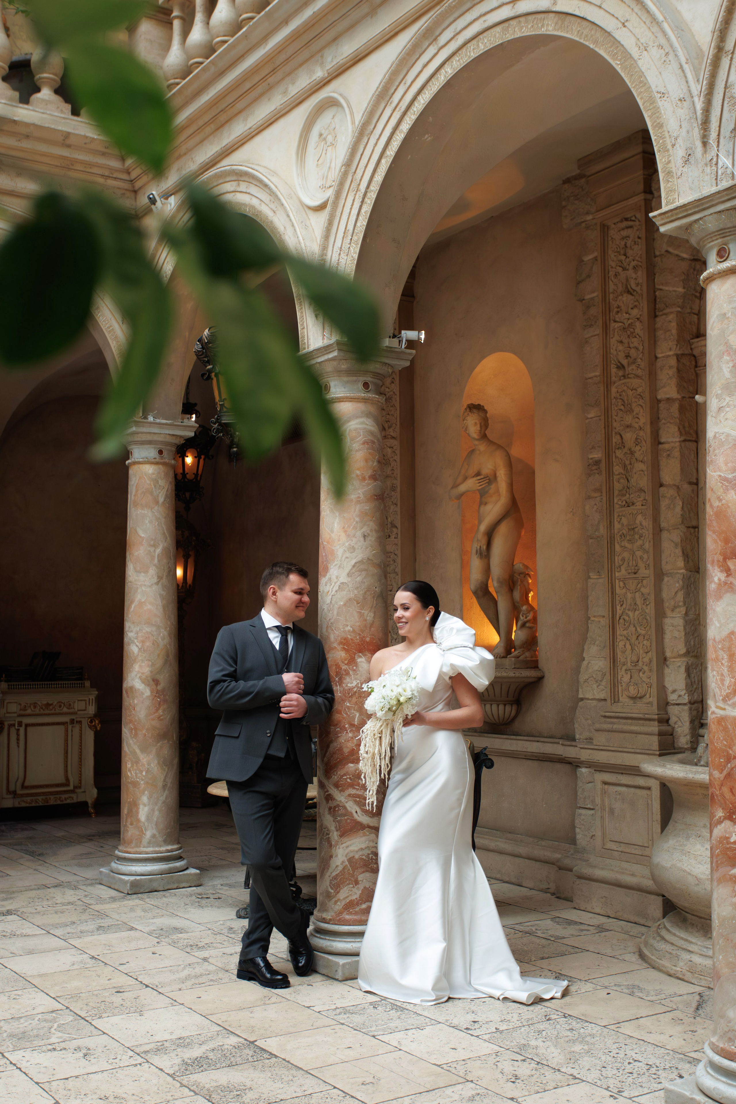 Свадебная фотосессия в ресторане Турандот. Свадебный фотограф Москва и МО Сергей Киржаев