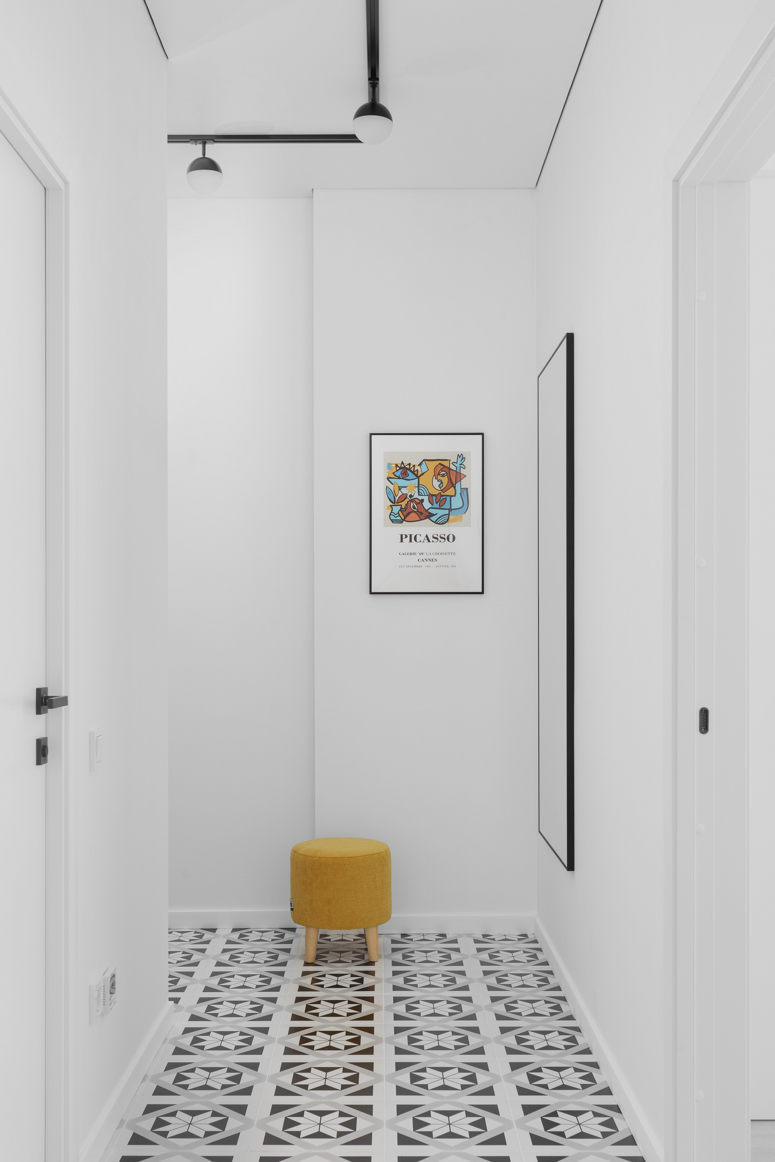 ИНТЕРВЬЮ С ОСНОВАТЕЛЯМИ món buro ДЛЯ PONOMAREV ARCHITECTS. Студия дизайна интерьера в Сочи mon buro Дизайнер Павел Пура