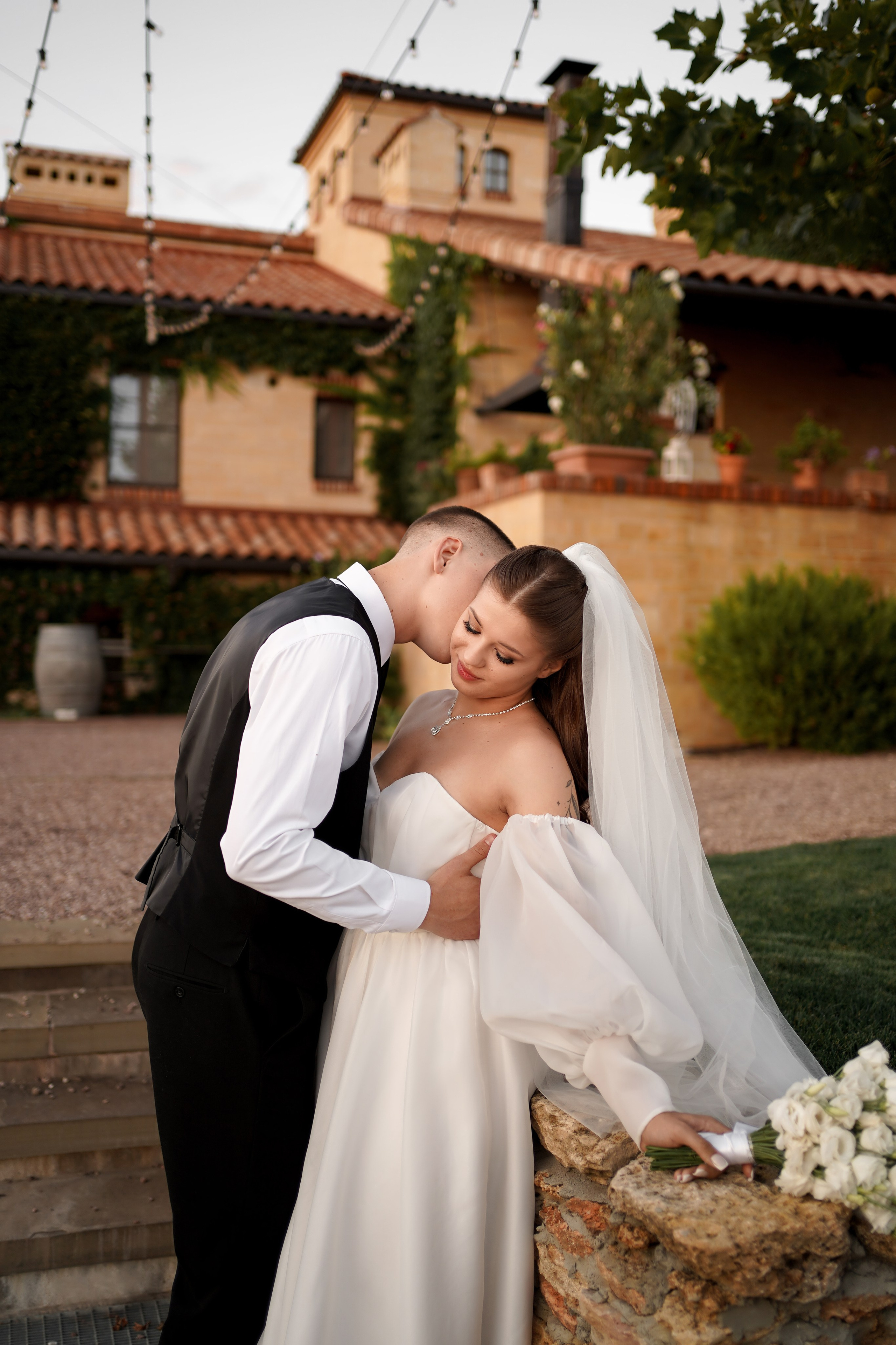 Услуги свадебного фотографа в городе Ростов-на-Дону. Свадебный фотограф в Ростове-на-Дону. Таинство Крещения и Венчания, семейные фотосессии. Алёна Чёботова