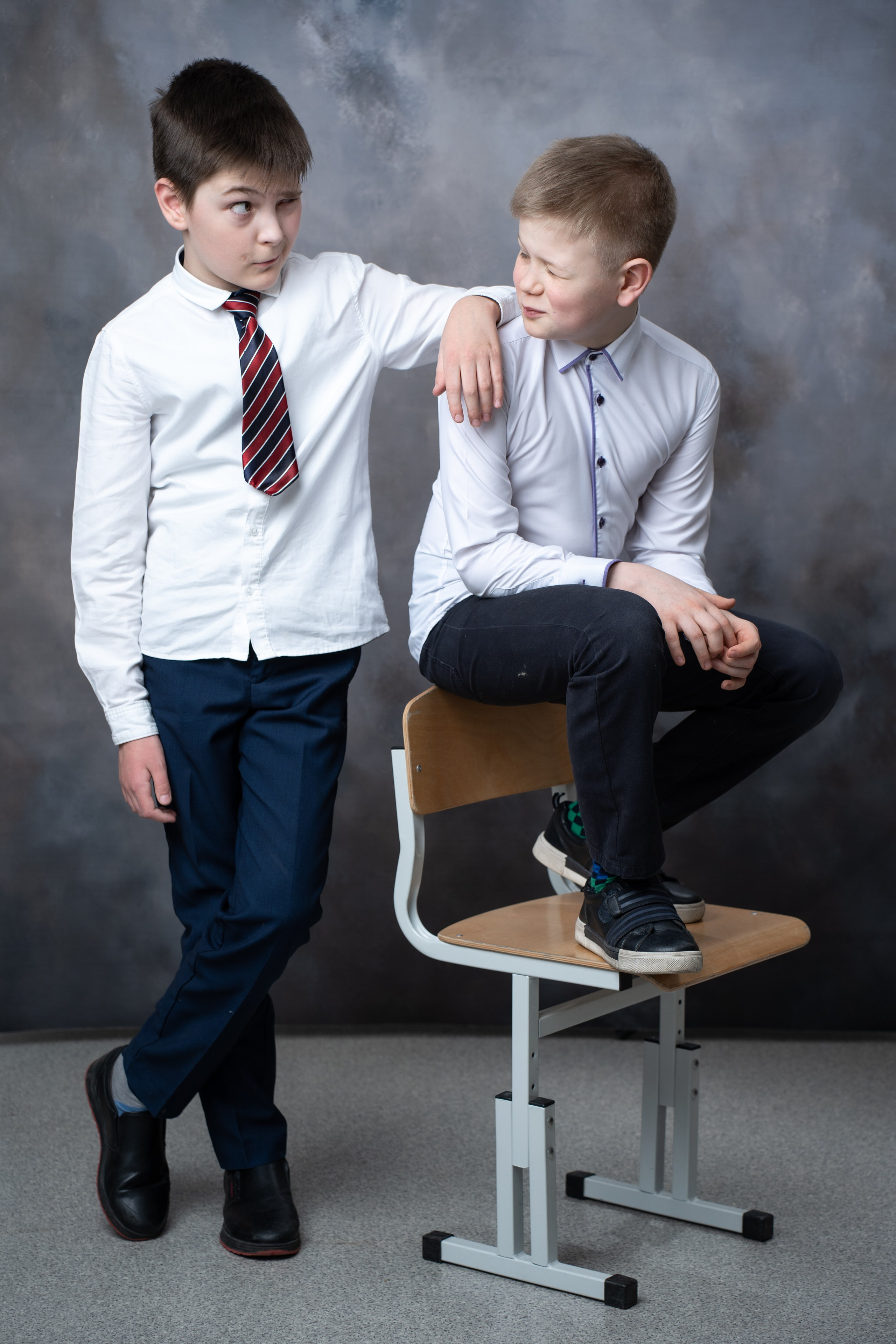 Выпускные альбомы 9 класс, выпускные альбомы старшая школа, выпускные альбомы Екатеринбург, Тот самый альбом, стрекоза фотостудия.фотограф на выпускной, школьный фотограф, фотограф Павел Цыганов.