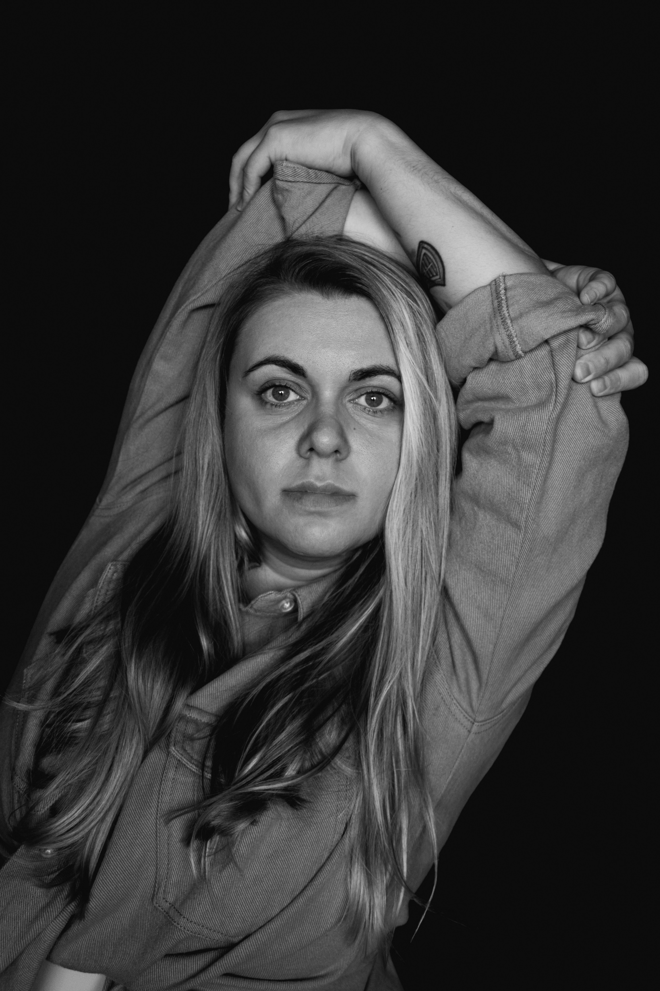 Contacts. Portrait photographer in Thailand