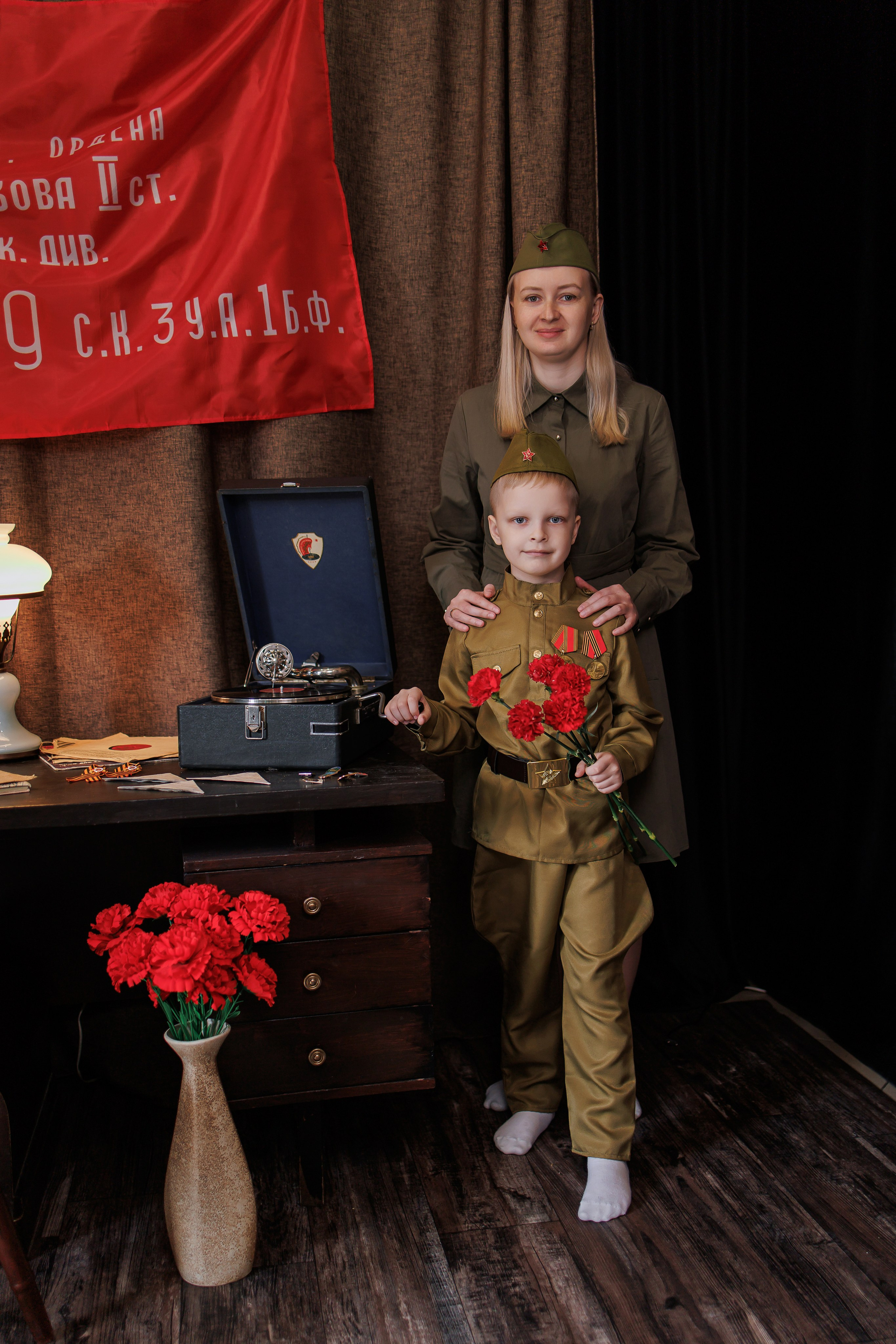 9 мая. Интерьерная фотостудия Background в Омске