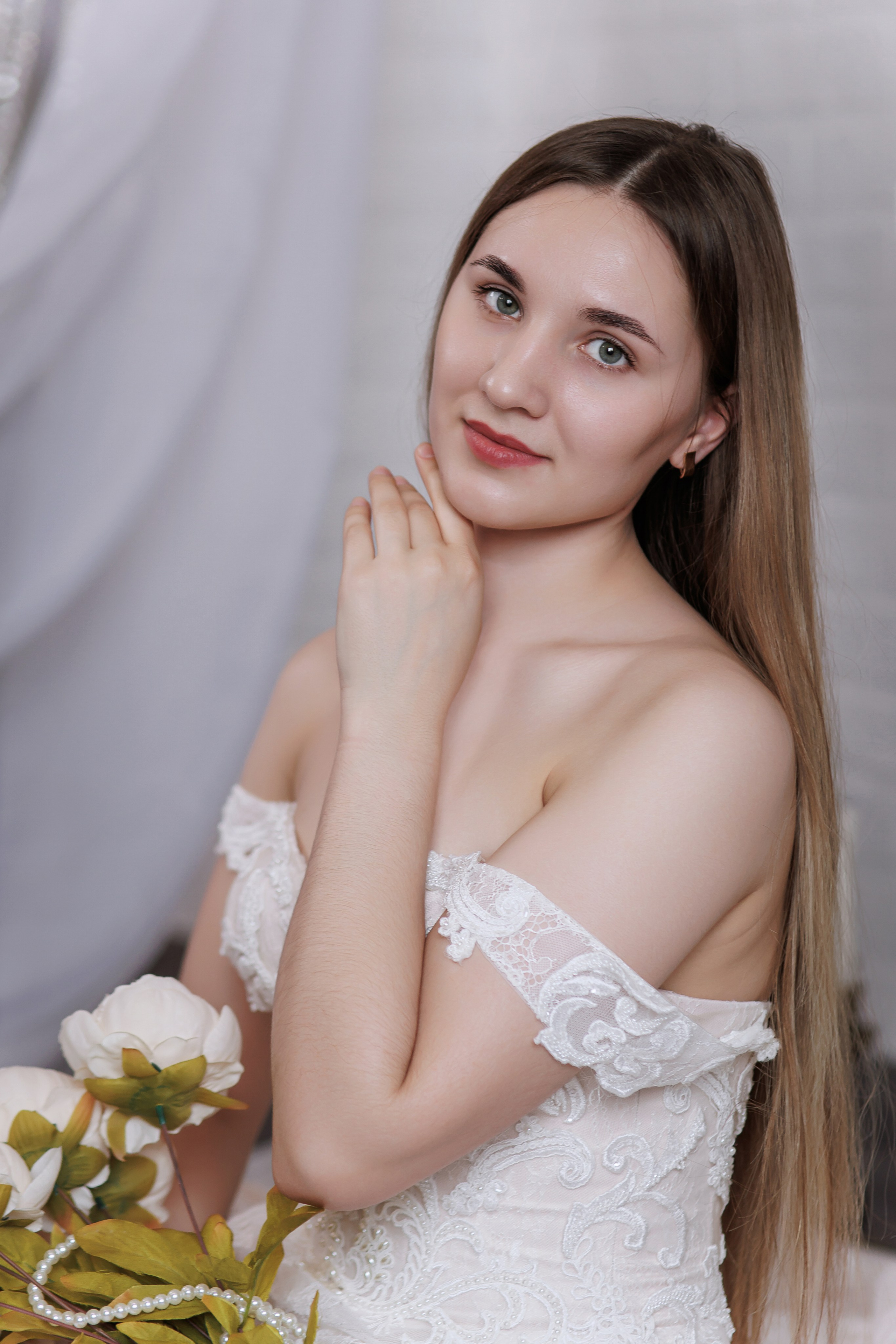 Длинные платья. Интерьерная фотостудия Background в Омске