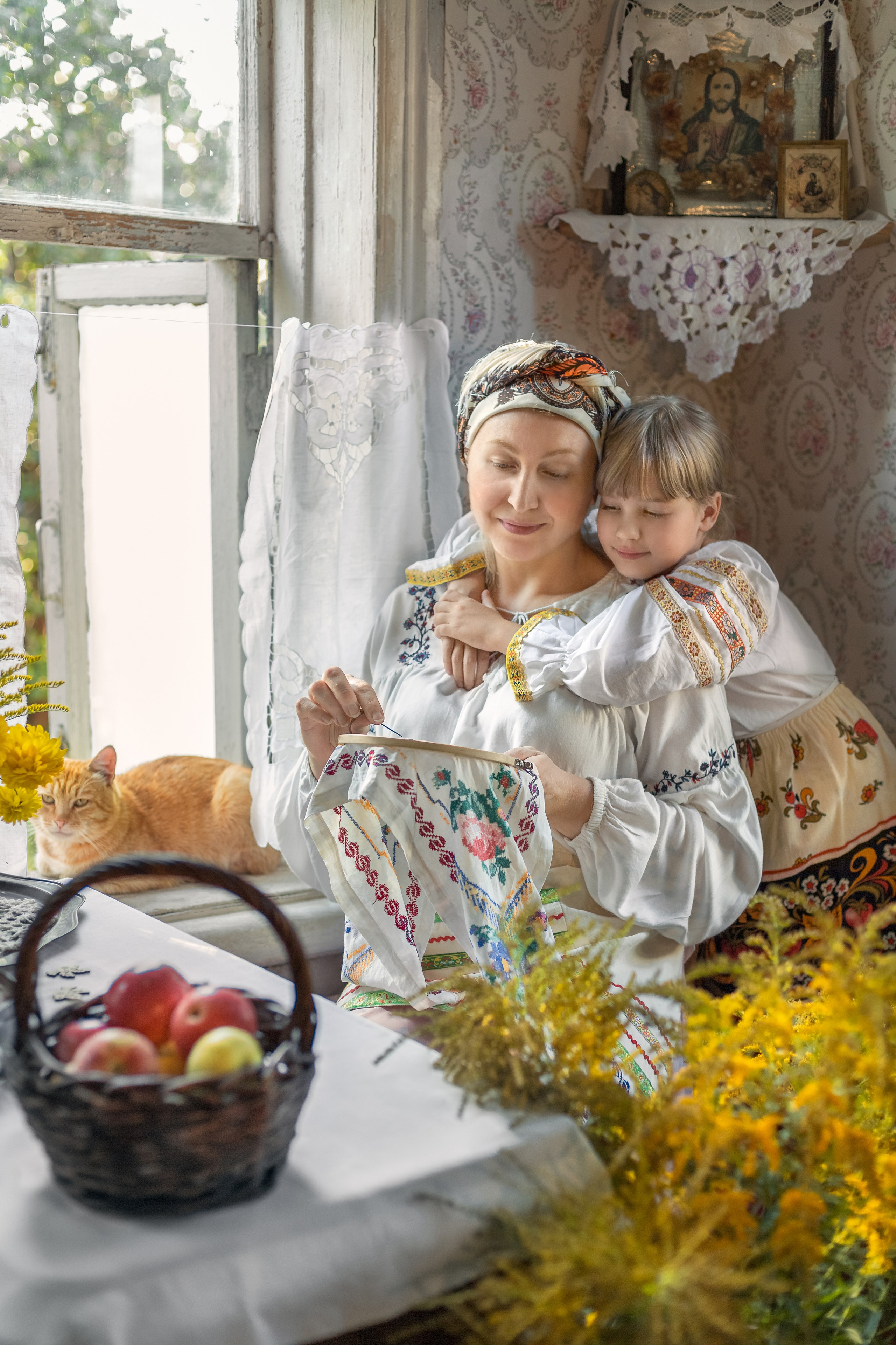 «Мама и дети в национальных костюмах». Профессиональный фотограф, фотохудожник, видеограф из Москвы