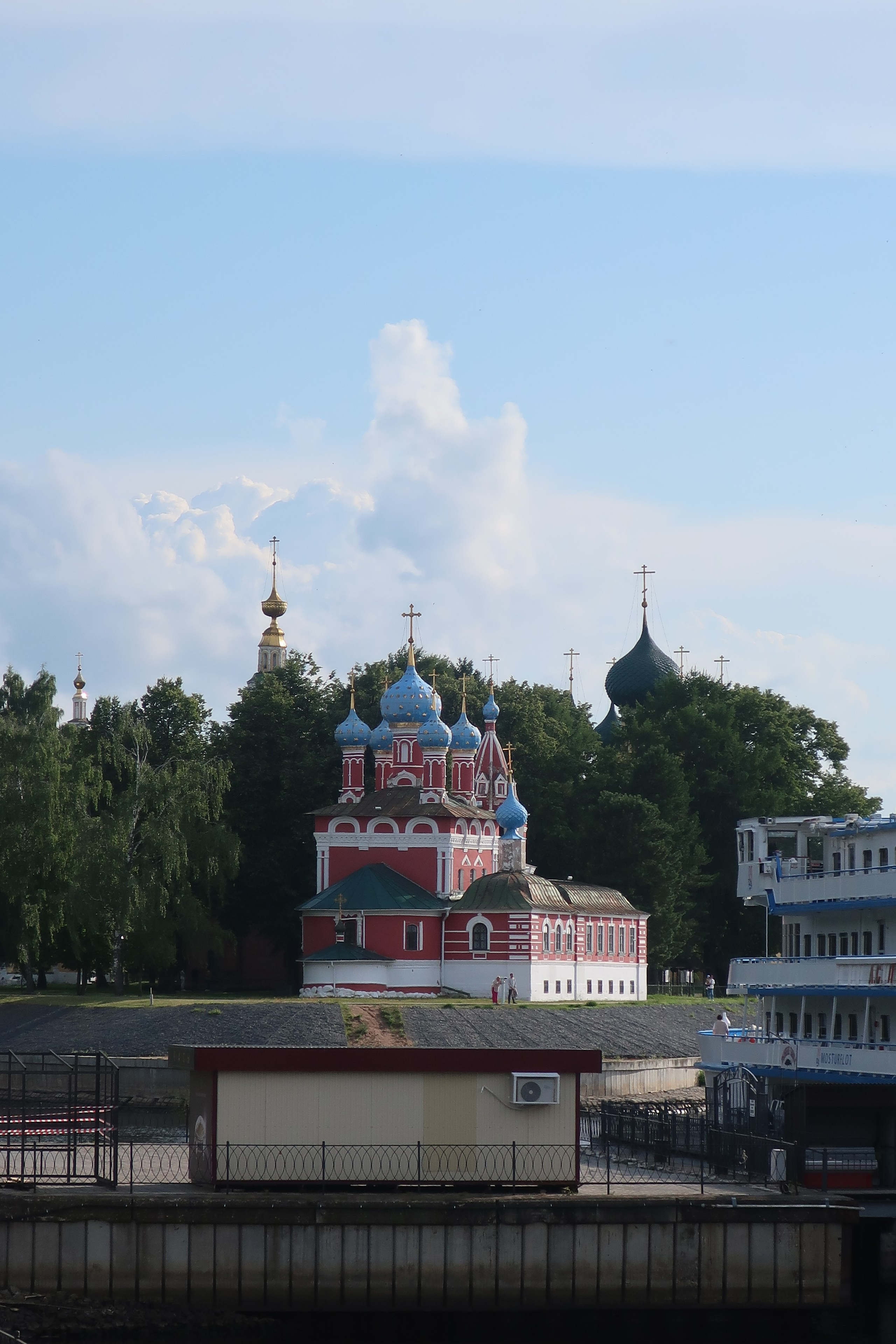 Фотопрогулка по летнему Угличу: что посмотреть, краткая история города. Проект «Фотокладовка»: блог уличной фотографии в формате street photo