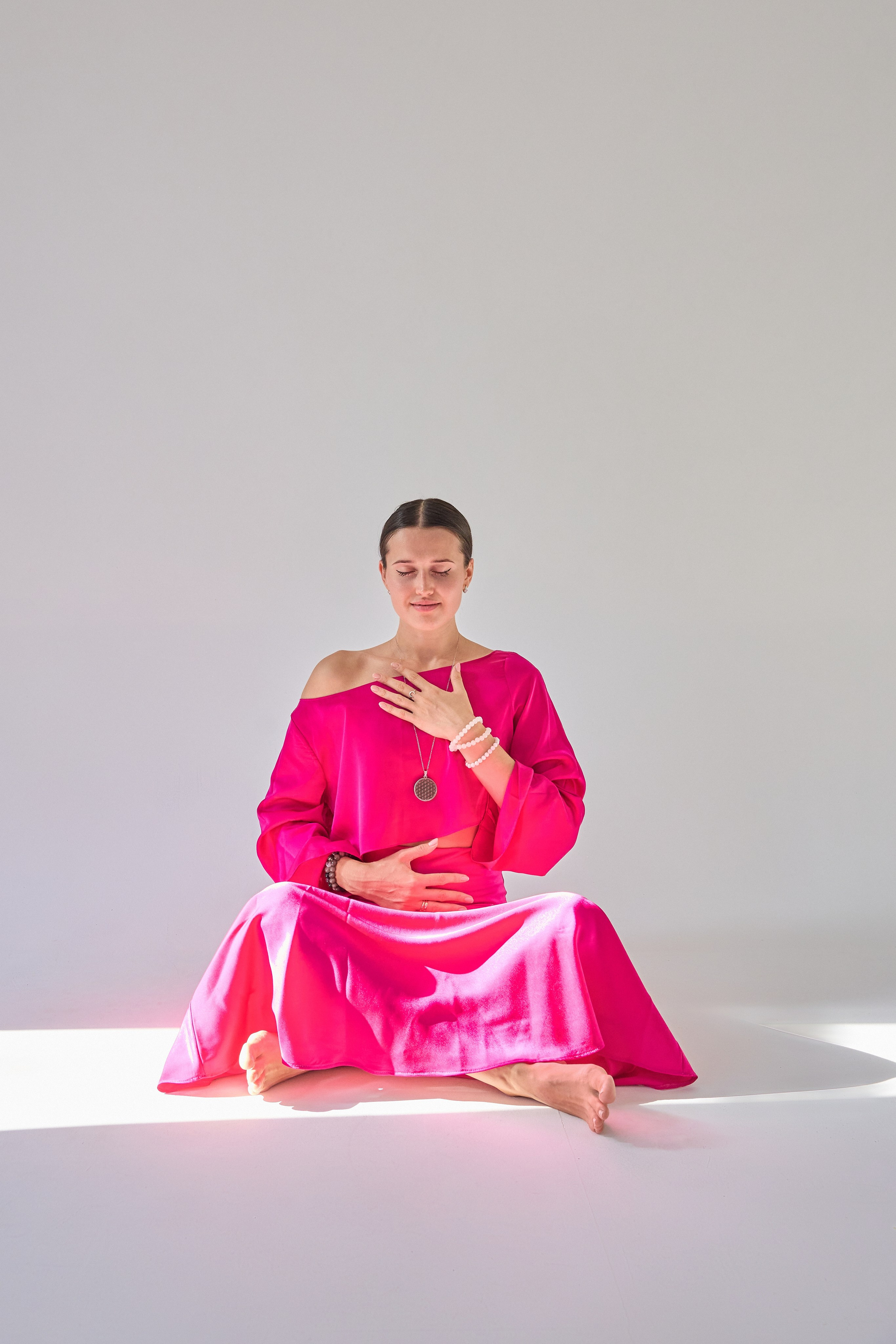 Обо мне. Илина Стахеева! Ясновидящая Екатеринбург, целитель, гипнолог, энергопрактик, преподаватель йоги