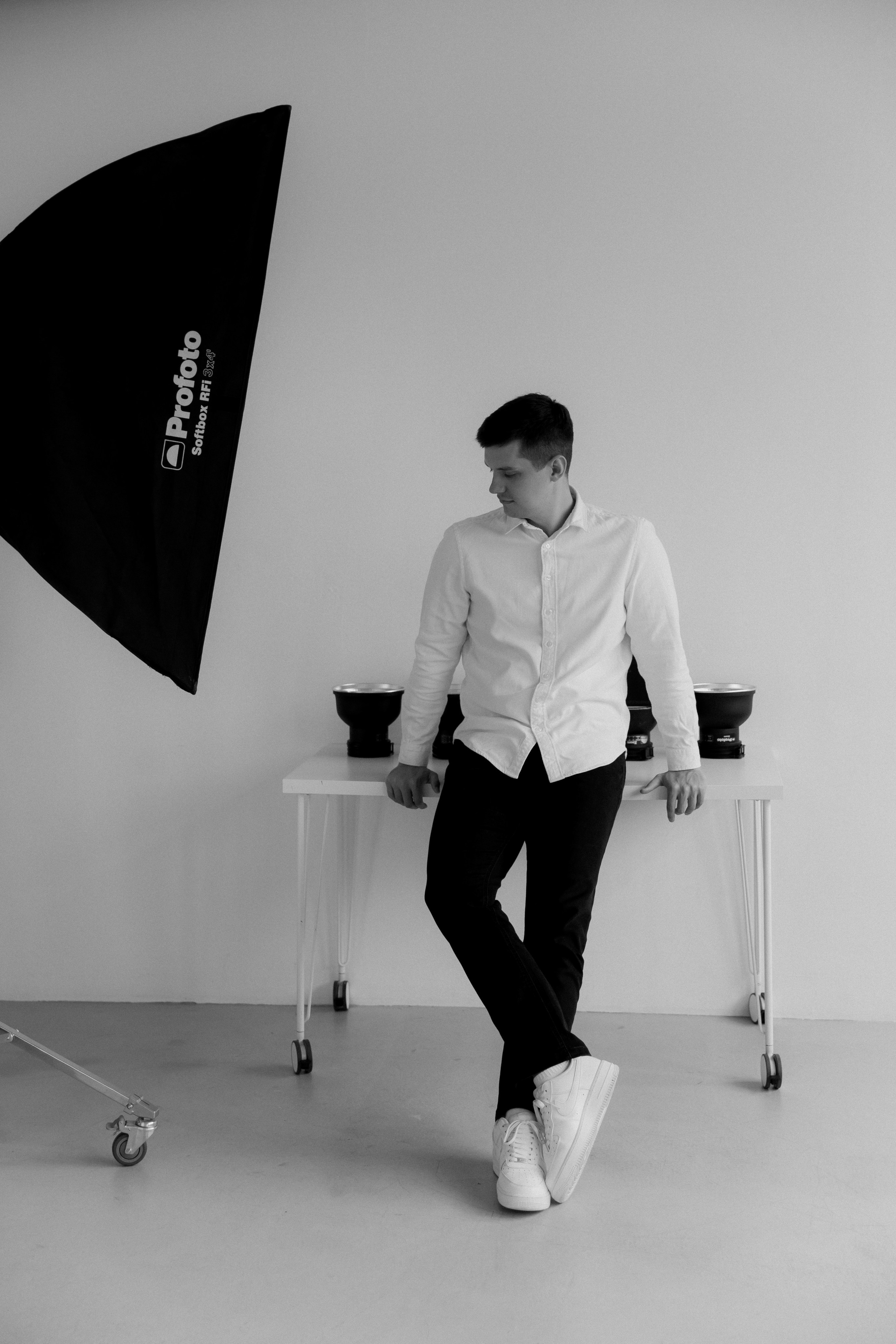 Контакты. Свадебный фильм в Москве | Видеограф на свадьбу | Видеооператор Михаил Ремпель