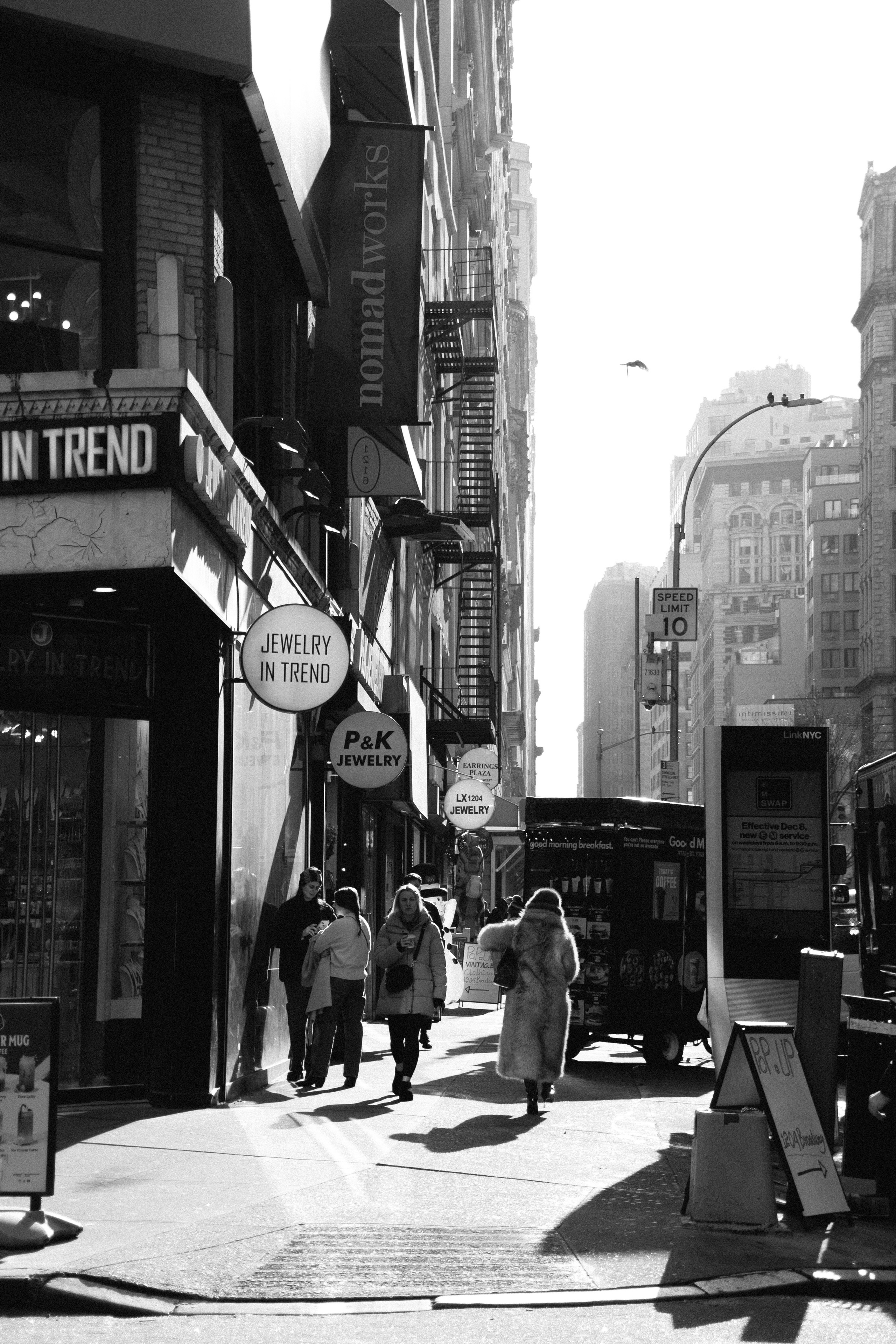 Открытки и постеры. Фотограф Валерия