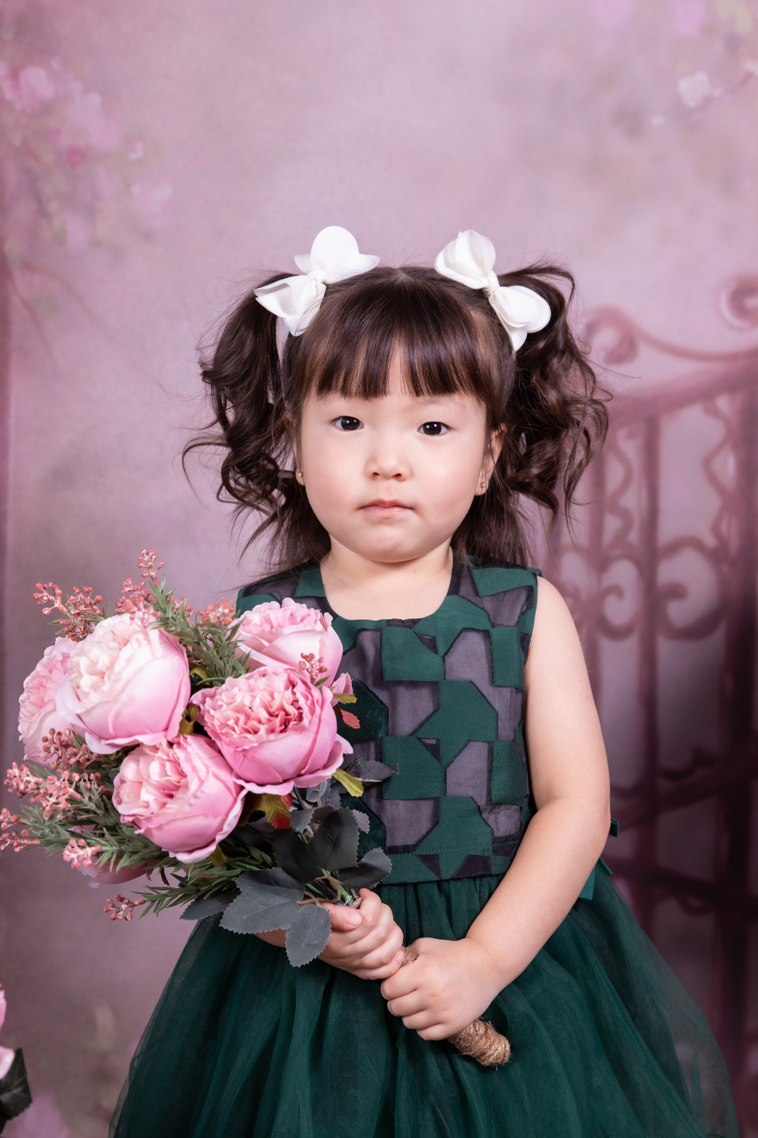 8 Марта. Детский фотограф в Алматы, виньетки, выпускной альбом Алматы