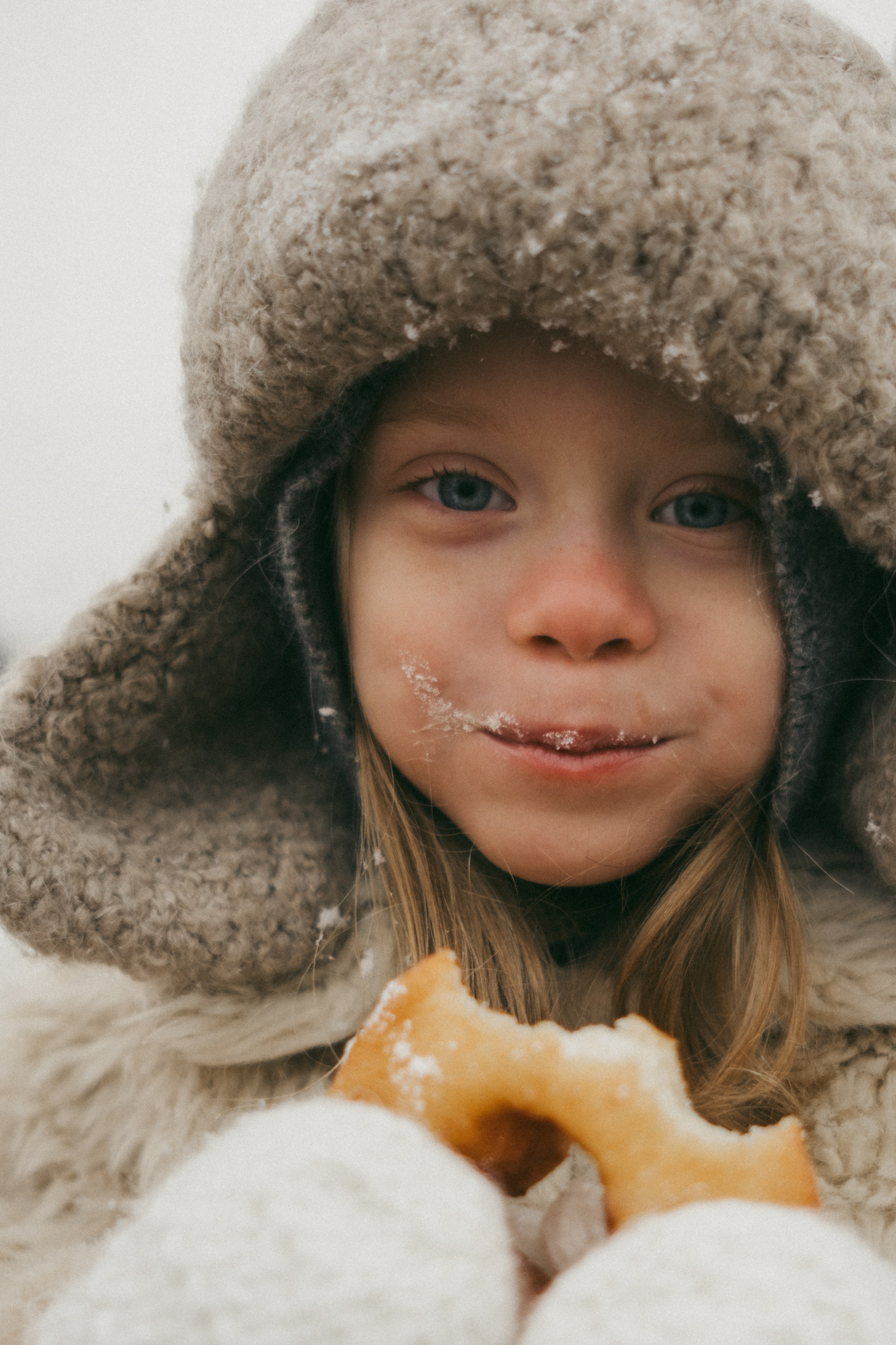 мама и дочь. семья