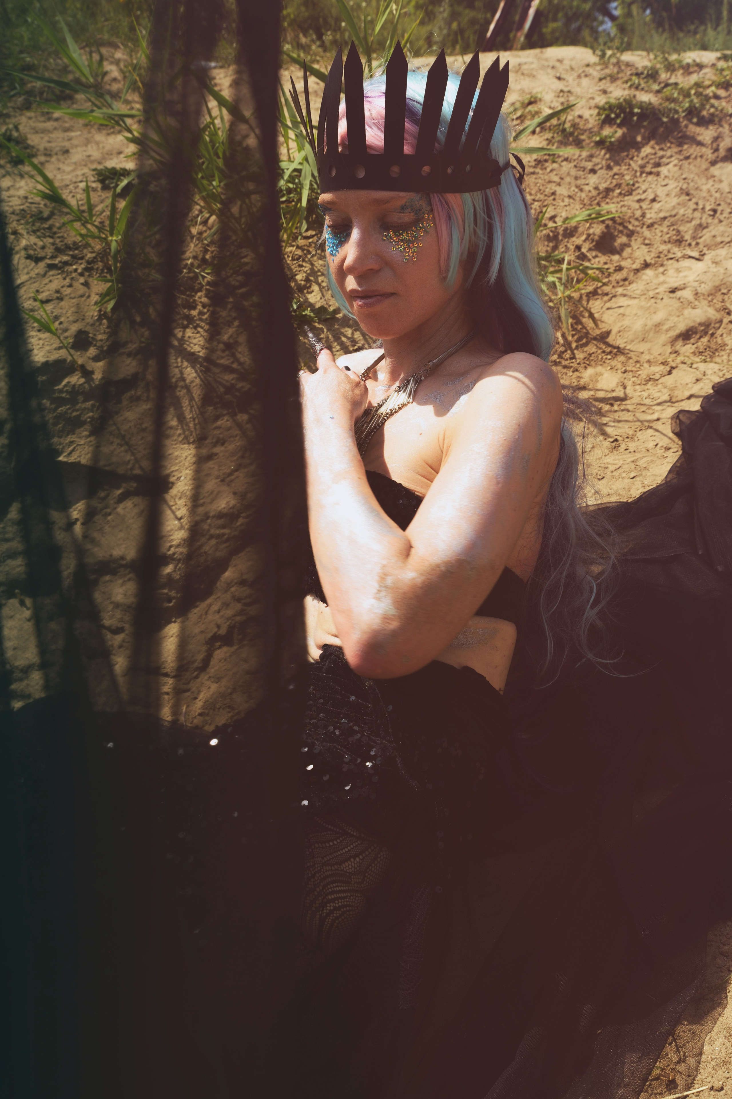 THE CAPTIVE SIREN. Yulia Yurchevskaya | Art Director & Visual Visionary