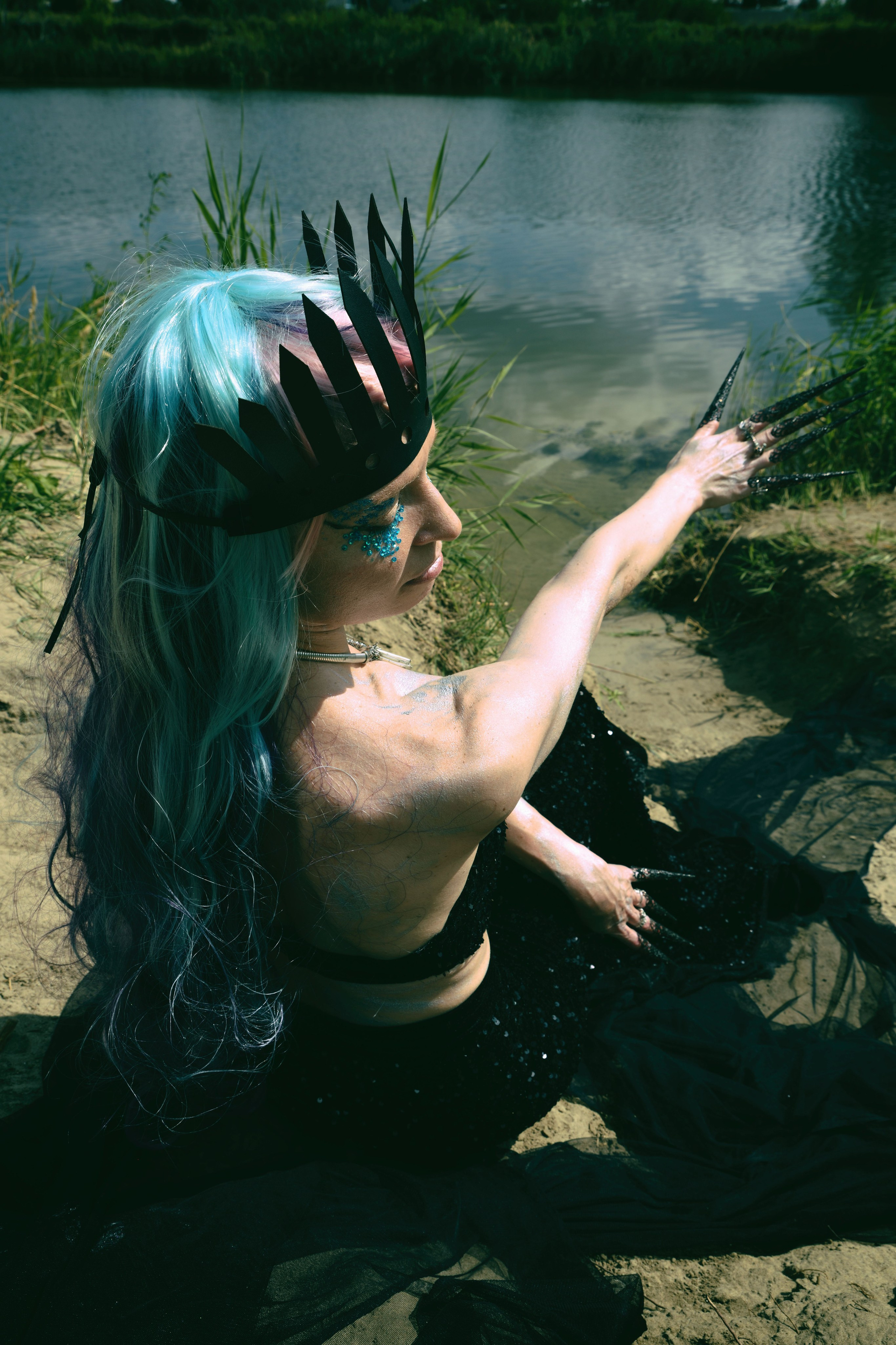 THE CAPTIVE SIREN. Yulia Yurchevskaya | Art Director & Visual Visionary