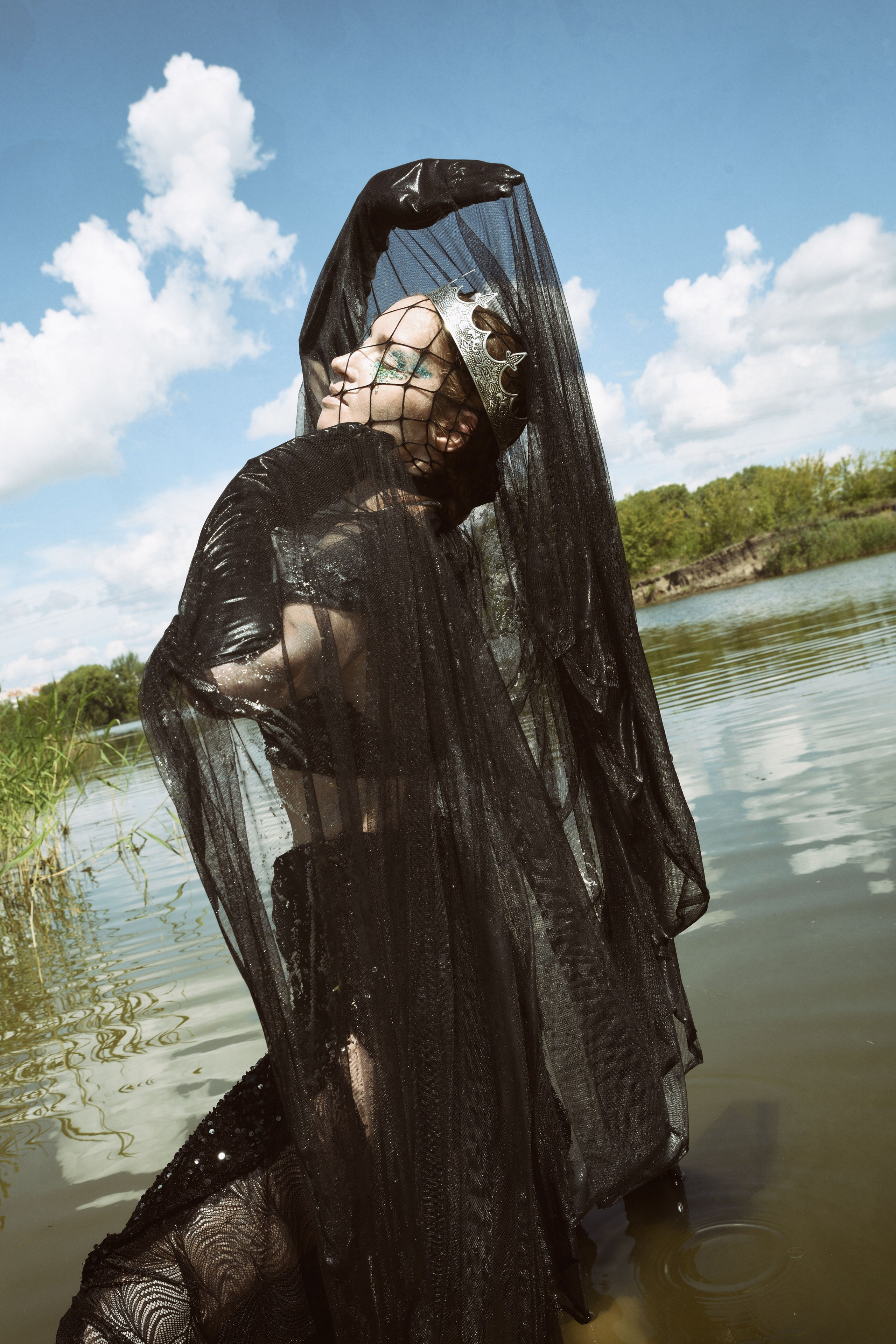 THE CAPTIVE SIREN. Yulia Yurchevskaya | Art Director & Visual Visionary