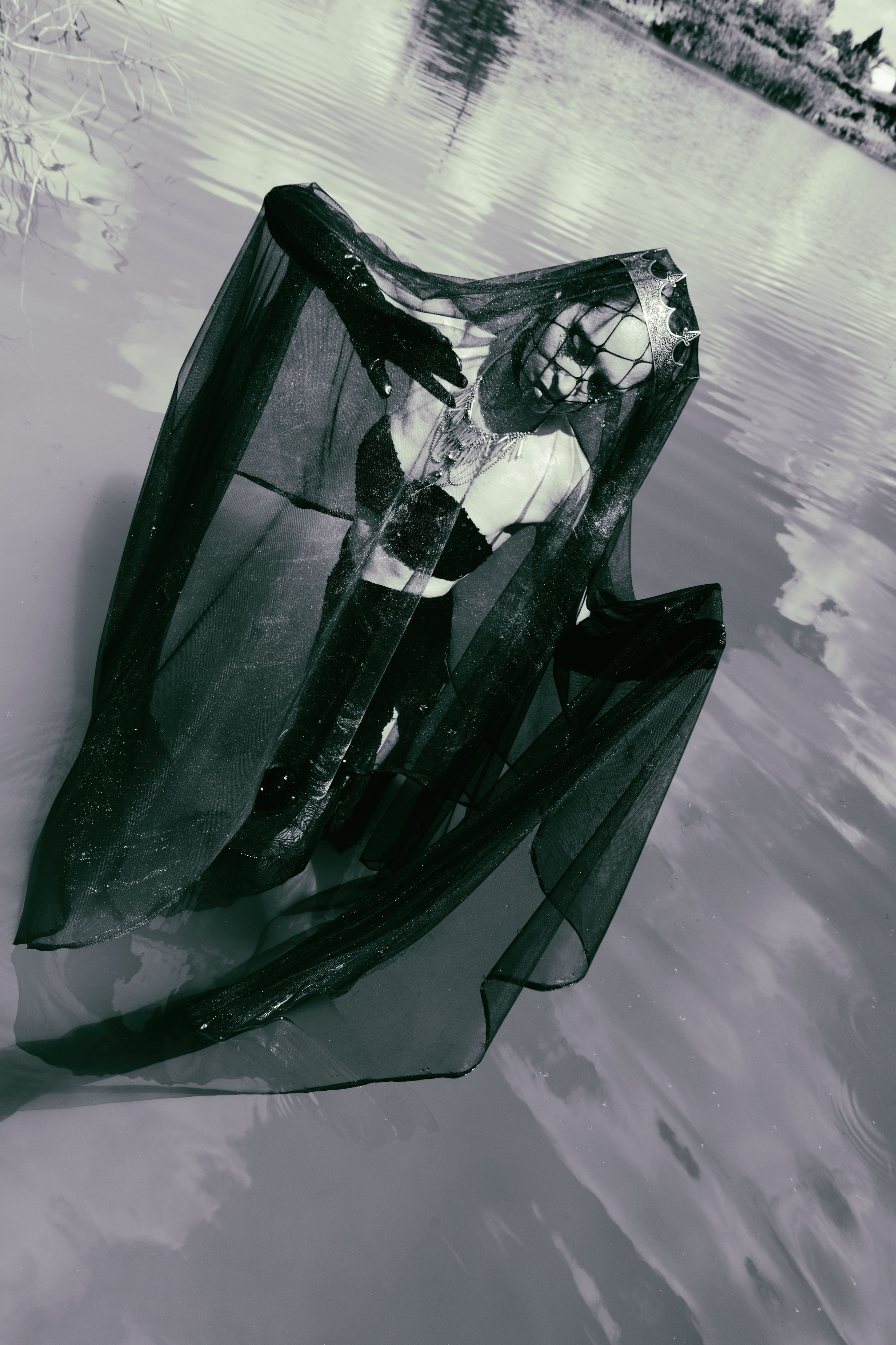 THE CAPTIVE SIREN. Yulia Yurchevskaya | Art Director & Visual Visionary
