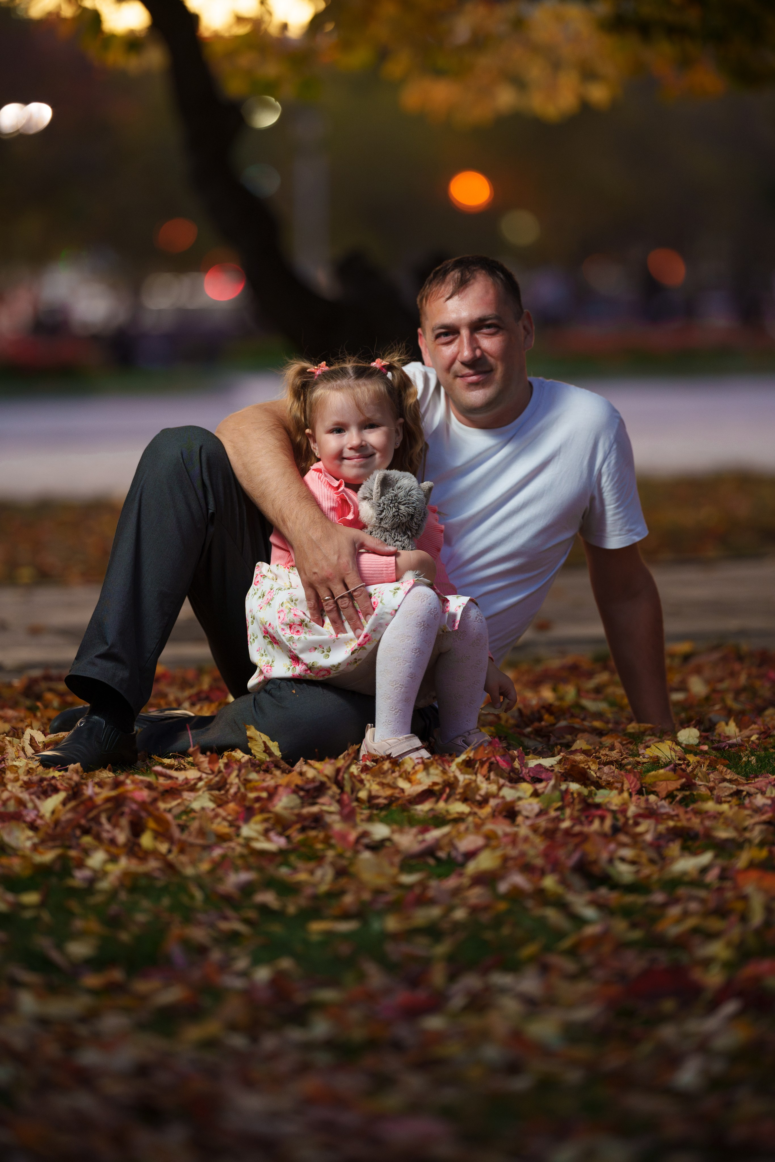 Портретная фотосессияСемейная фотосессияДетская фотосессияЛюбовная/Love-story фотосессияСвадебная фотосессияФотосессия для помолвкиПрофессиональный/деловой портретРекламная/коммерческая фотосессияФотосессия продукции (товары)Фотосессия моды (fashion)Бьюти-съемка (красота, макро-детали лица)Фотосессия lifestyle (повседневная жизнь, атмосфера)Фотосессия в полёте/авиационная (иногда отдельно как аэросъемка)Пейзажная/ландшафтная фотосессияАрхитектурная фотосессияАнфас/студийная фотосессияНю-фотосессия (с оговорками об этике и согласии)Фотосессия для артистов/музыкантовФотосессия для блогеров и инфлюенсеровФотосессия в стиле ретро/винтажЭко- и концептуальная съемка (арт-иллюстративная)Фотосессия для мероприятий (часто как репортажная)Aerial/дрон-съемка (в сочетании с портретной или пейзажной частью)Инфографическая/презентационная фотосессия (для презентаций и каталогов)