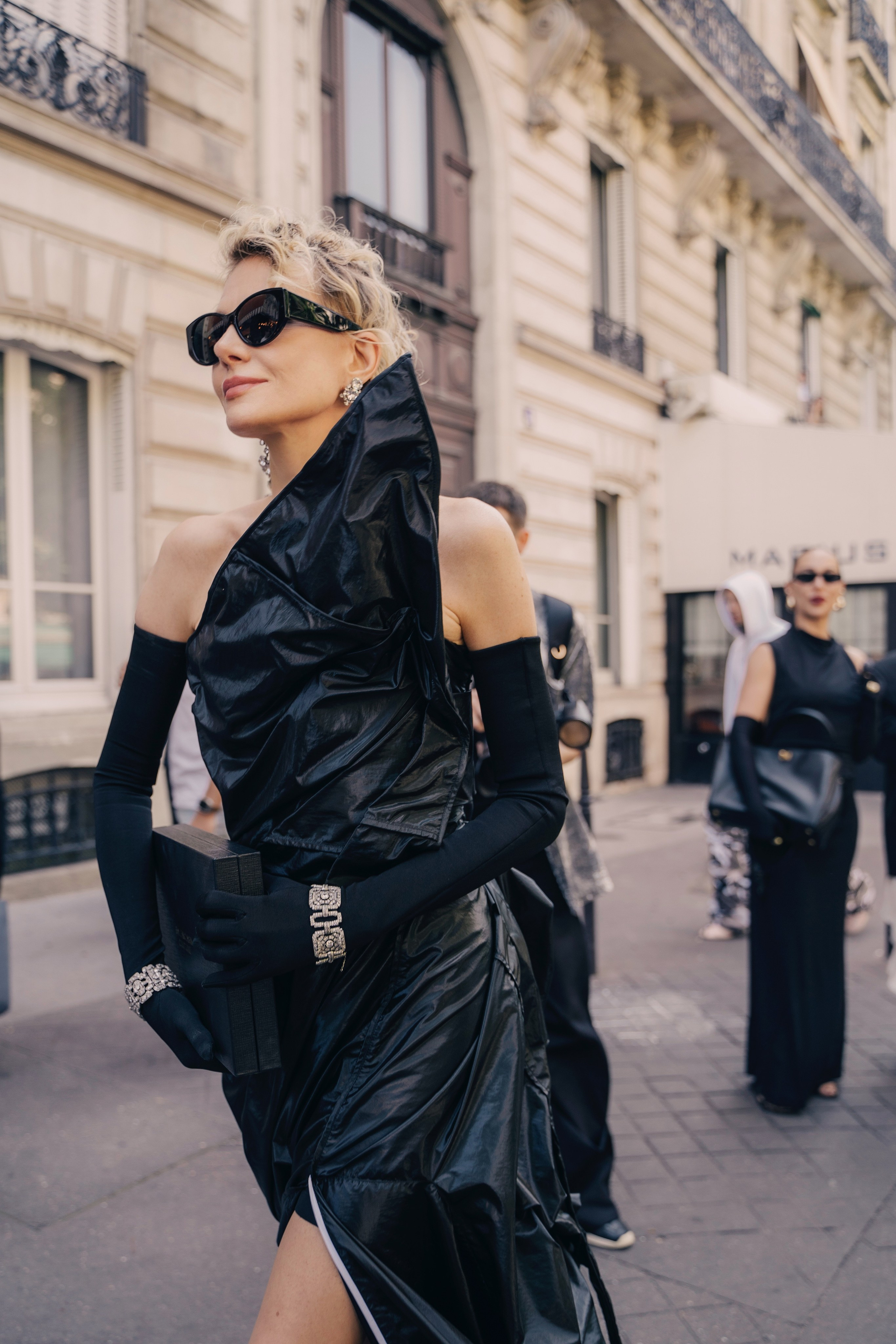 Street style photoshoot in Paris | Kristina Muse, fashion photographer in Paris