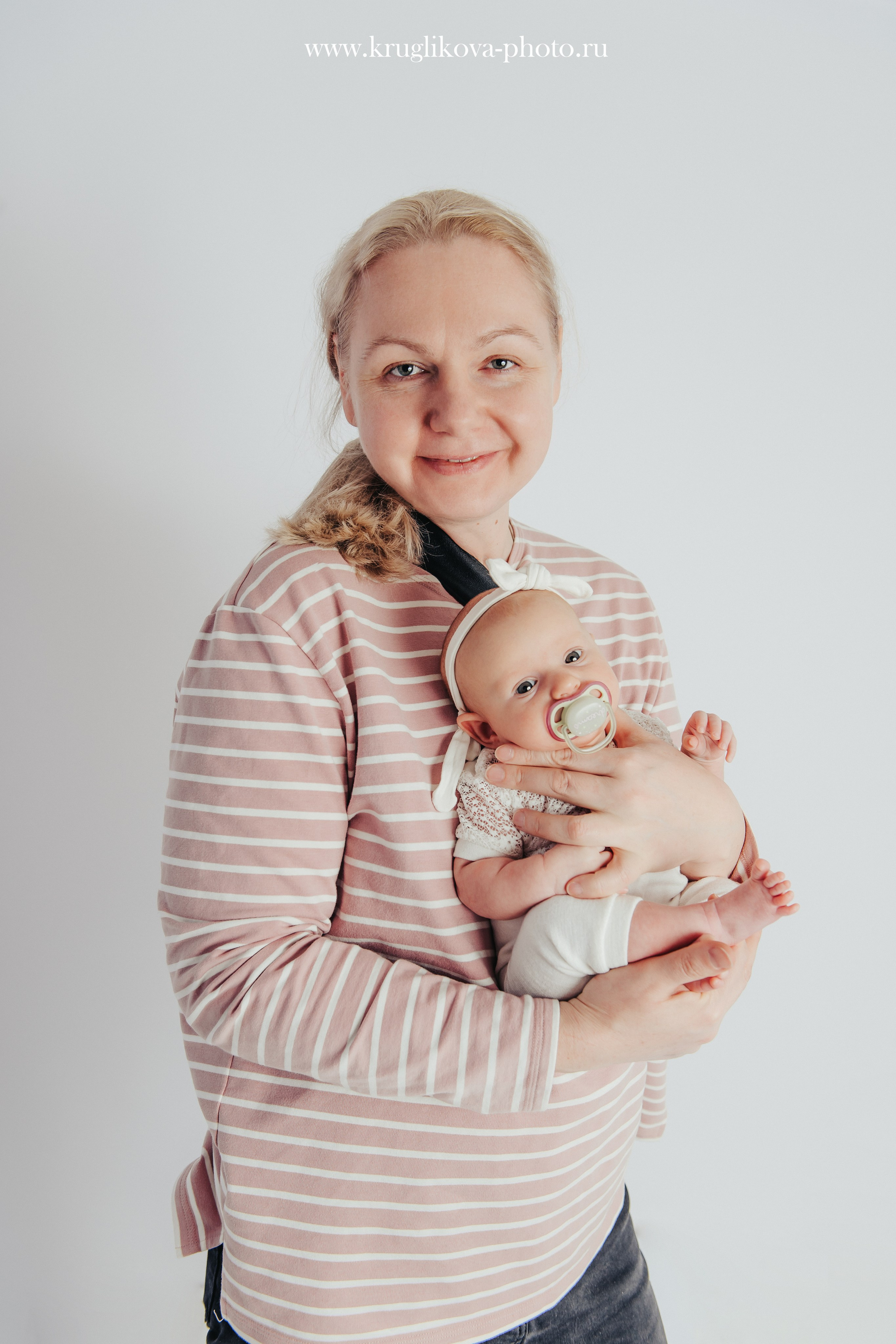 Юлия Кругликова — фотограф новорожденных в Сергиевом Посаде. Фотограф новорожденных и детский в Сергиевом Посаде Кругликова Юлия