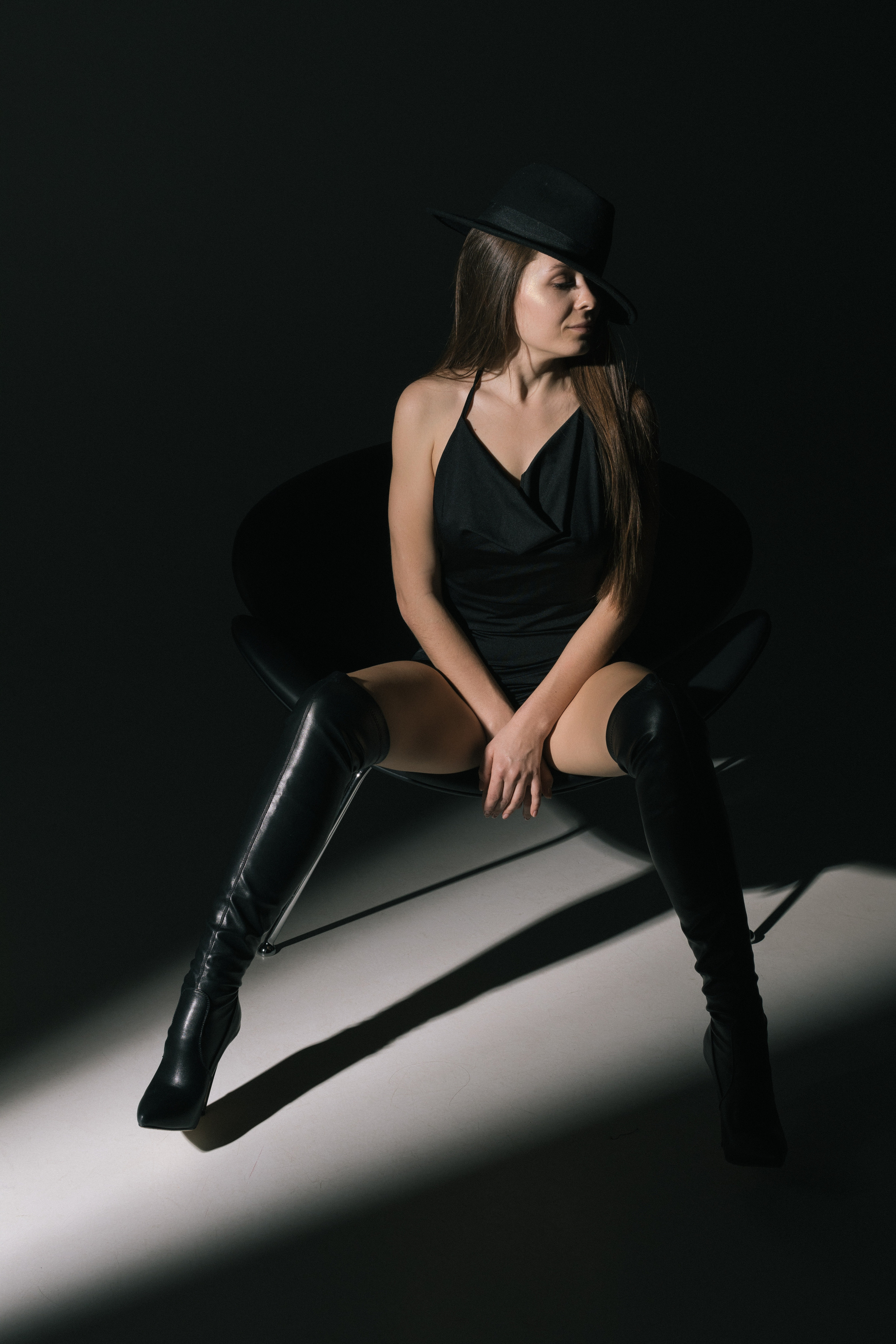 Фотосессия девушки в стильном образе. Фотограф в Ростове-на-Дону Игорь Апасеев