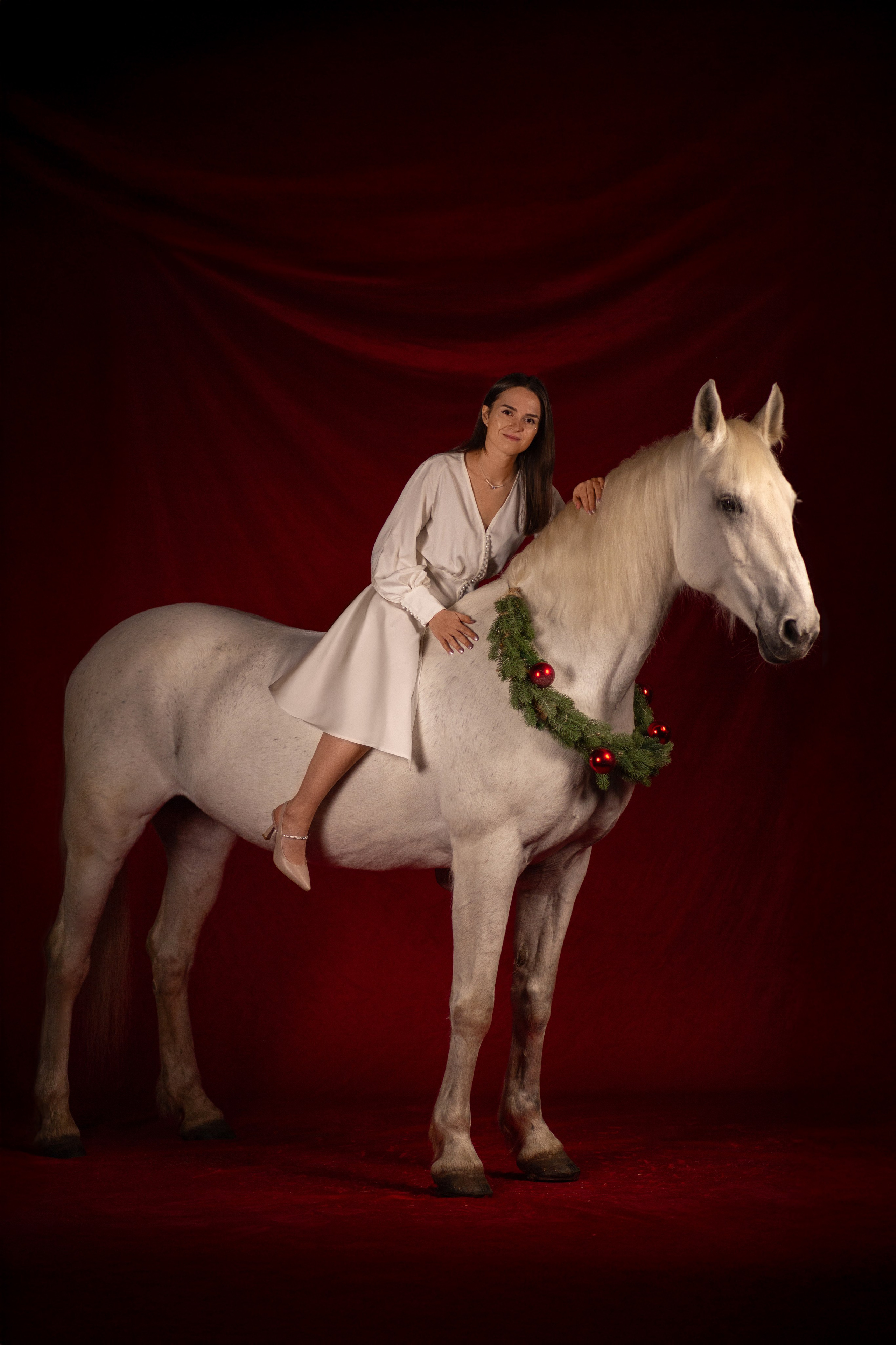 Фотосессия с лошадью в студии СПб
