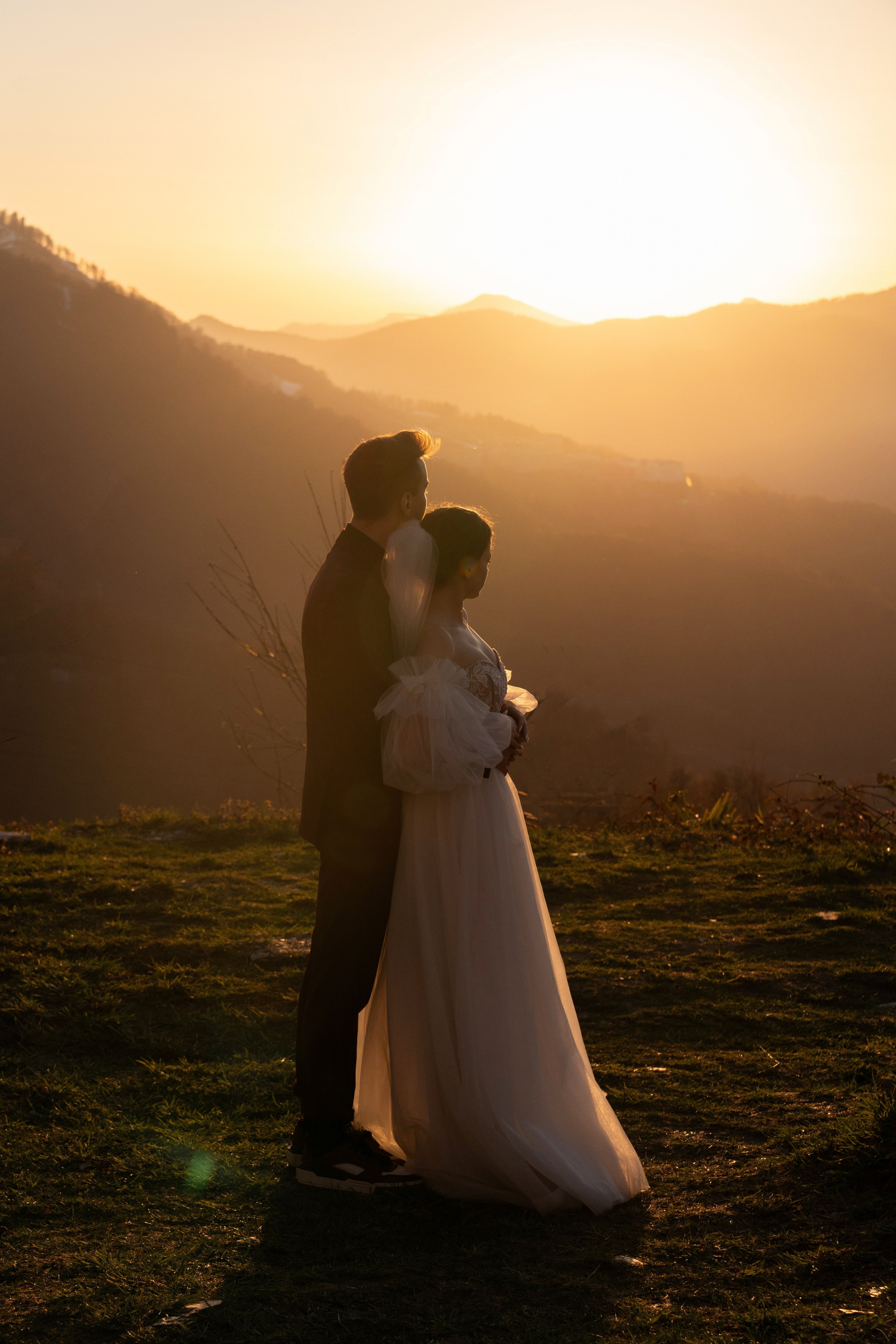 Авторский фототур на белом кабриолете в горы Сочи, свадебная прогулка с фотографом