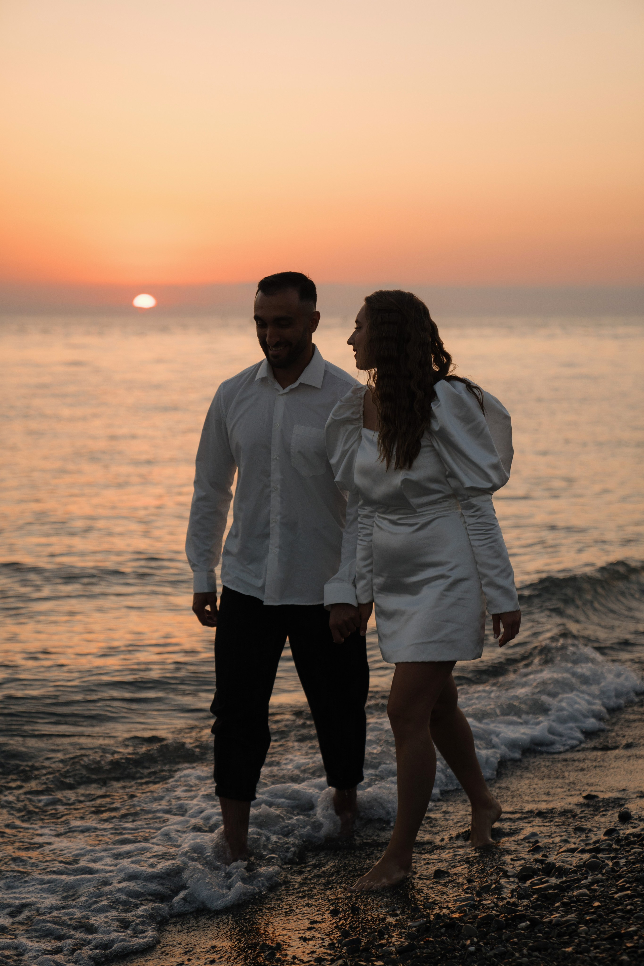 Закат на пляже Сочифорния, свадебная прогулка по Имеретинской набережной у моря