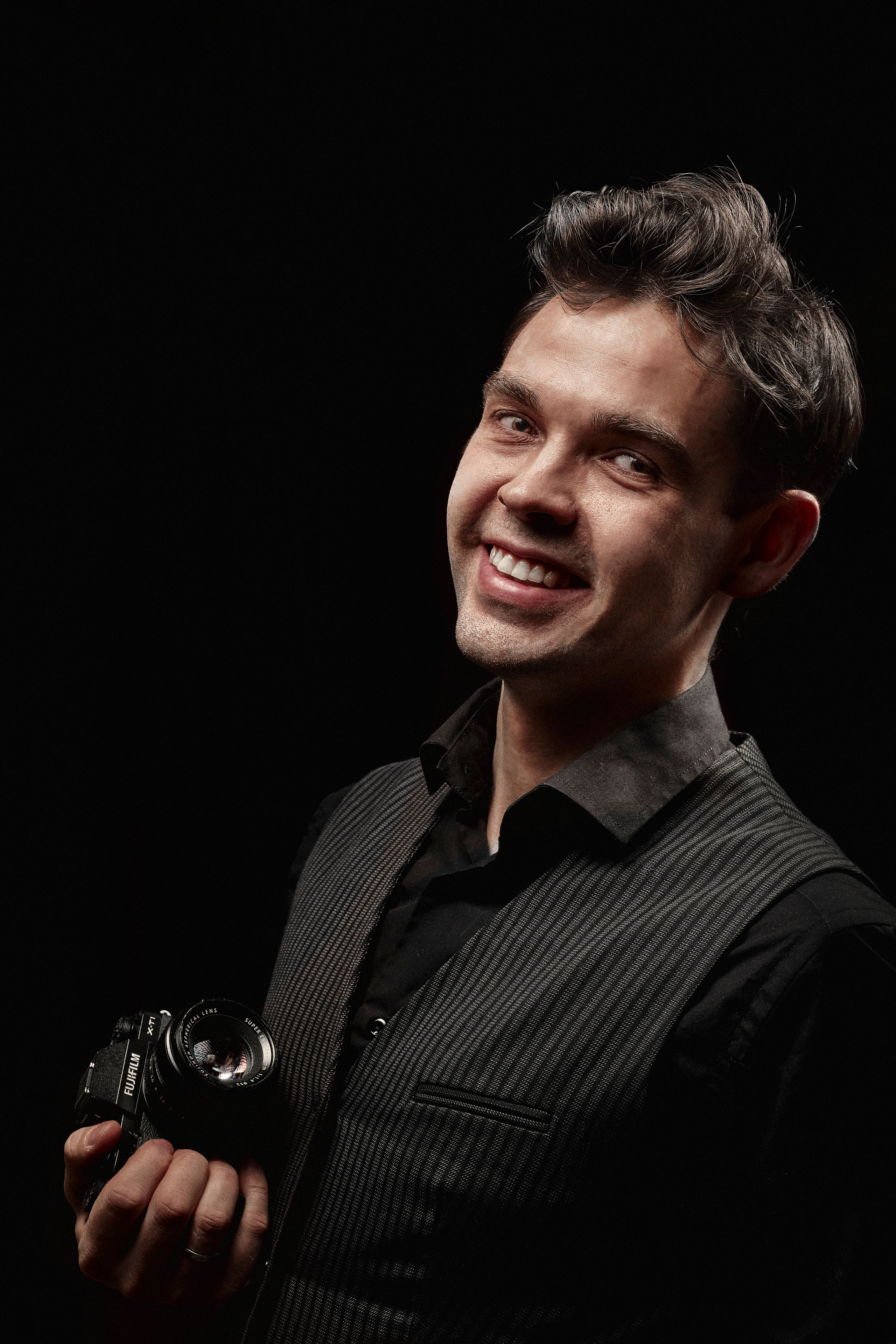 Контакты. Фотограф Артём Маньшин