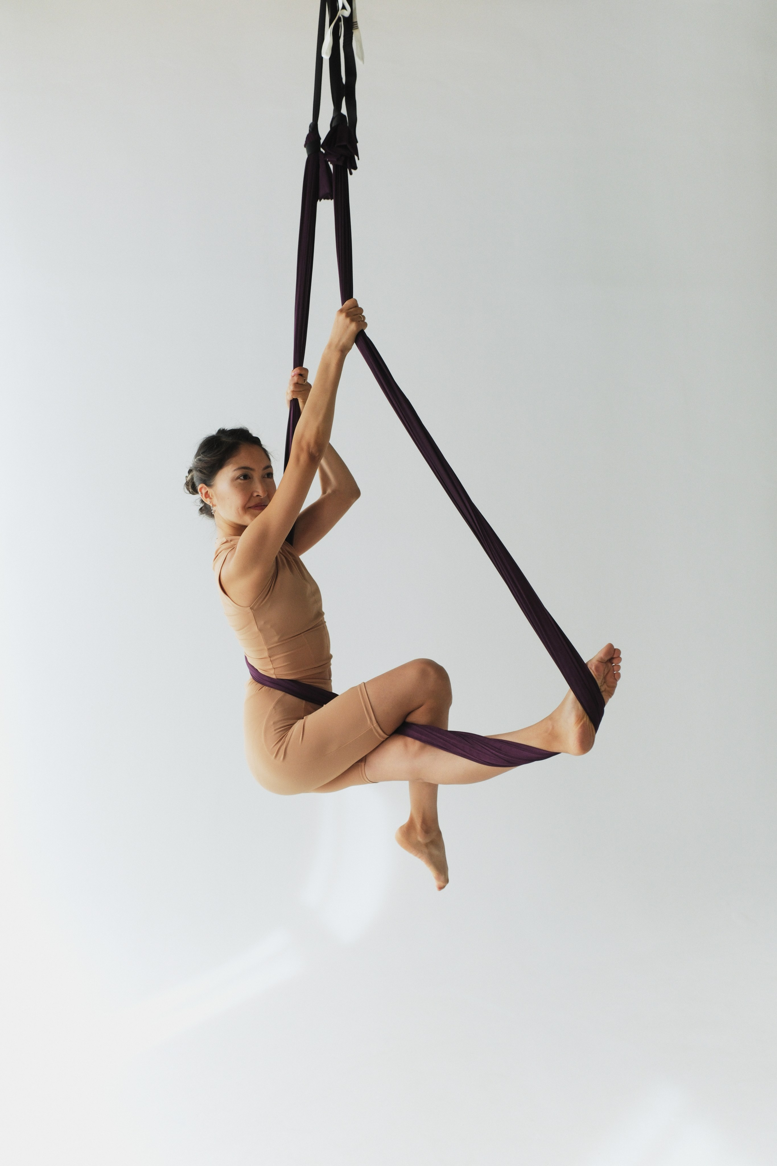 Флай йога, aerial yoga, аэро йога, связка в гамаке, позы в гамаке, aerial yoga exercise, fly yoga practice, fly yoga low, низкий гамак. Преподаю и провожу обучение по флай йоге