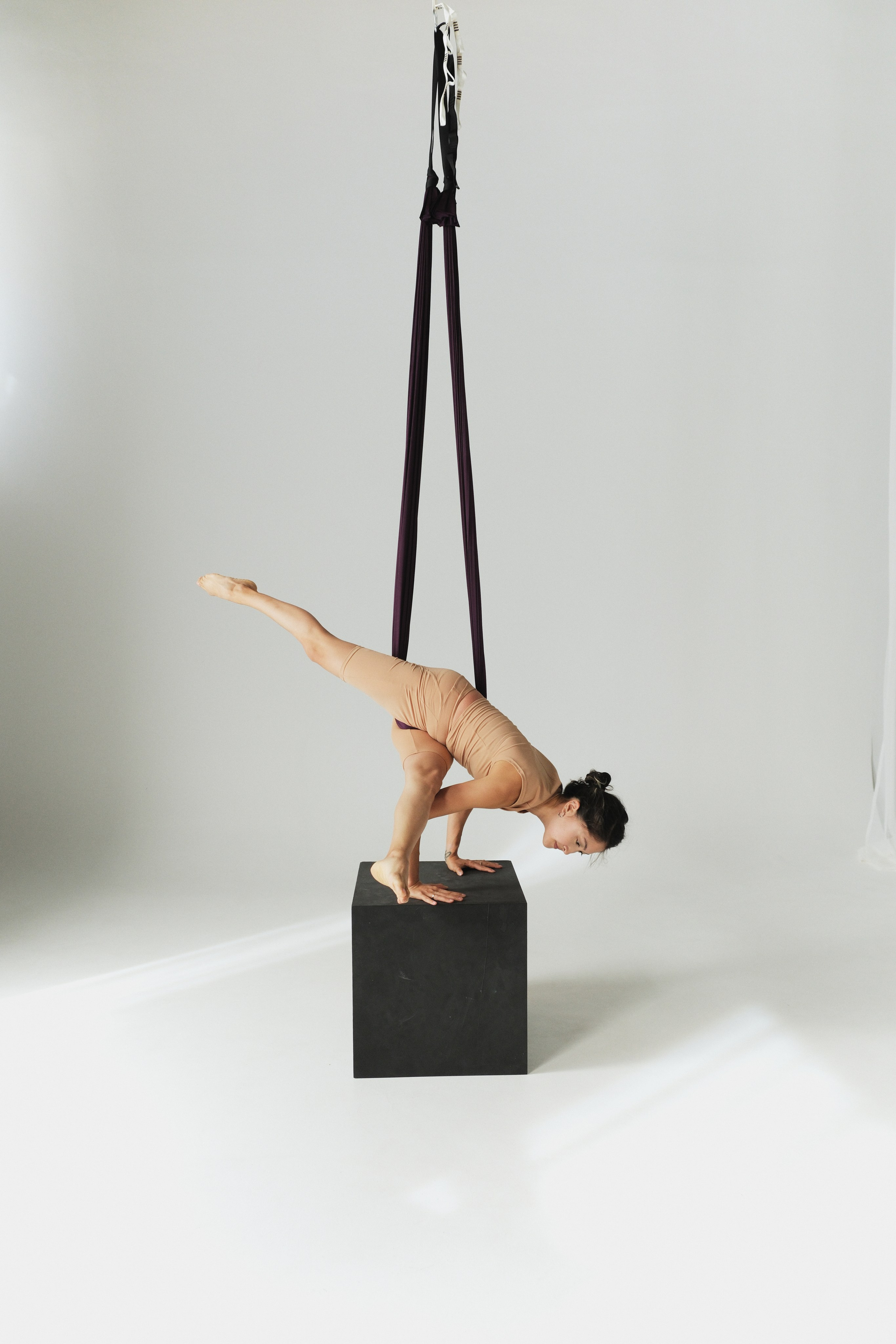 Флай йога, aerial yoga, аэро йога, связка в гамаке, позы в гамаке, aerial yoga exercise, fly yoga practice, fly yoga low, низкий гамак. Преподаю и провожу обучение по флай йоге