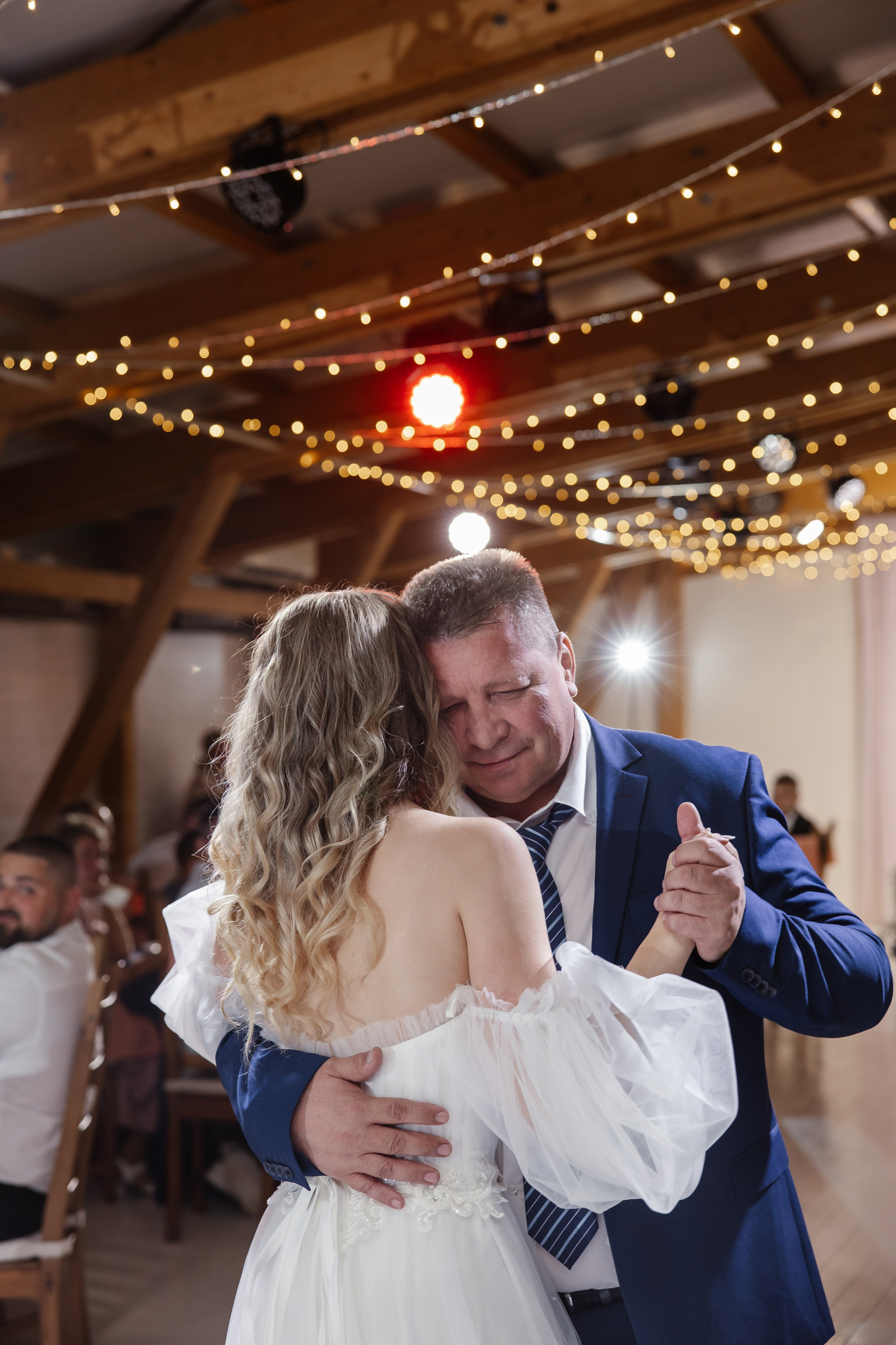 Песня для танца невесты с папой: как выбрать + подборка 2025. Фотограф, видеограф на свадьбу в Москве Никита Назаров