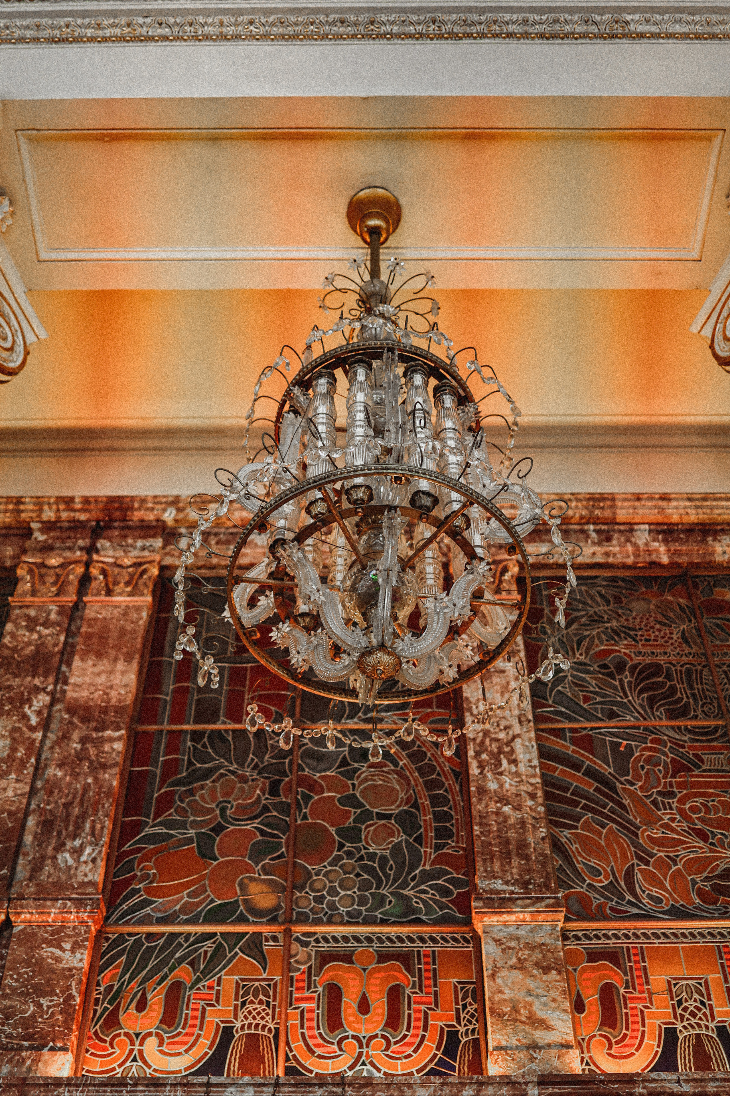 Роскошные интерьеры бывшего «Гастронома № 15»