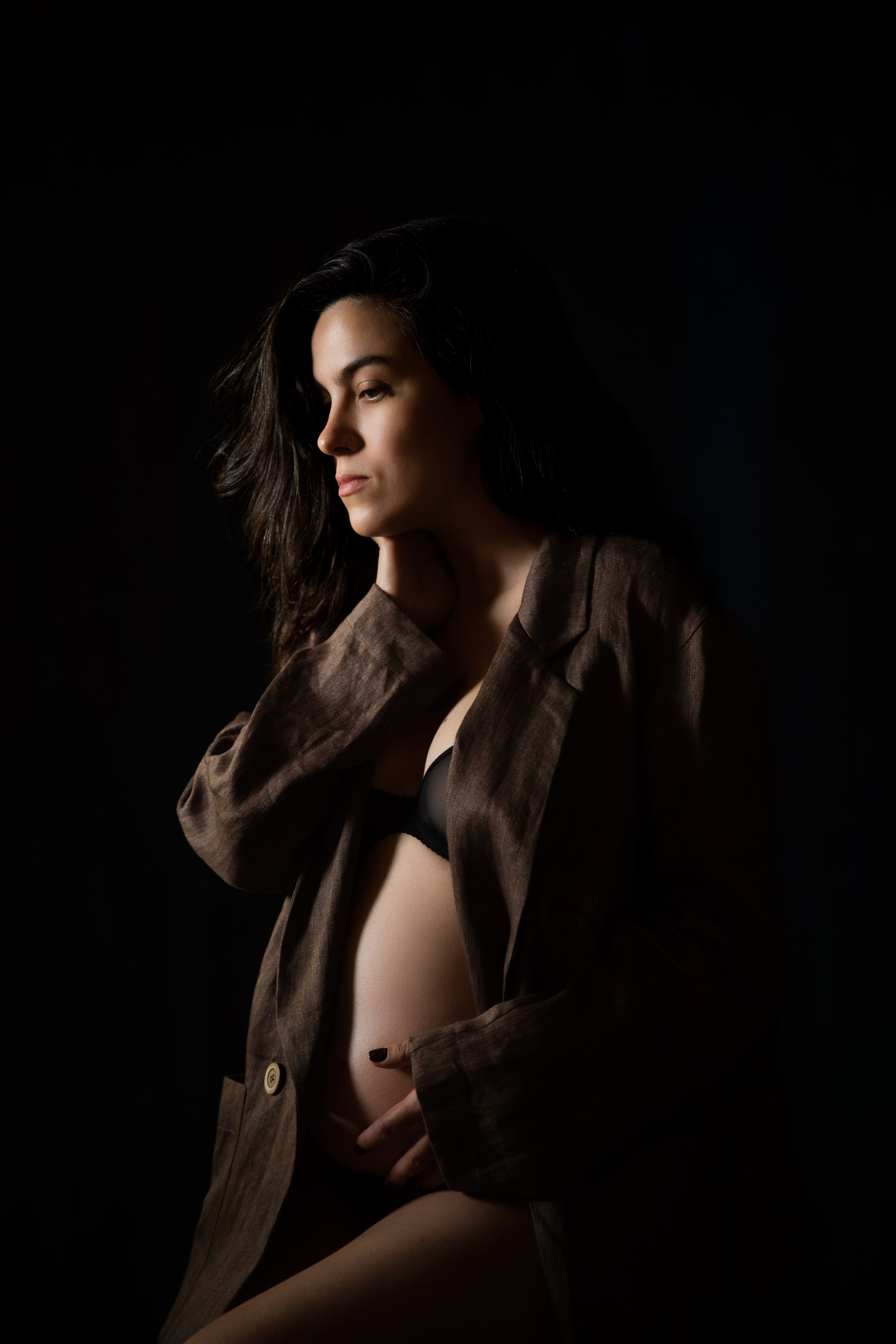 Фотосессия для беременных в интерьерной фотостудии «Fotogen» г. Краснодар -  «Буду мамой». Фото модели 1.