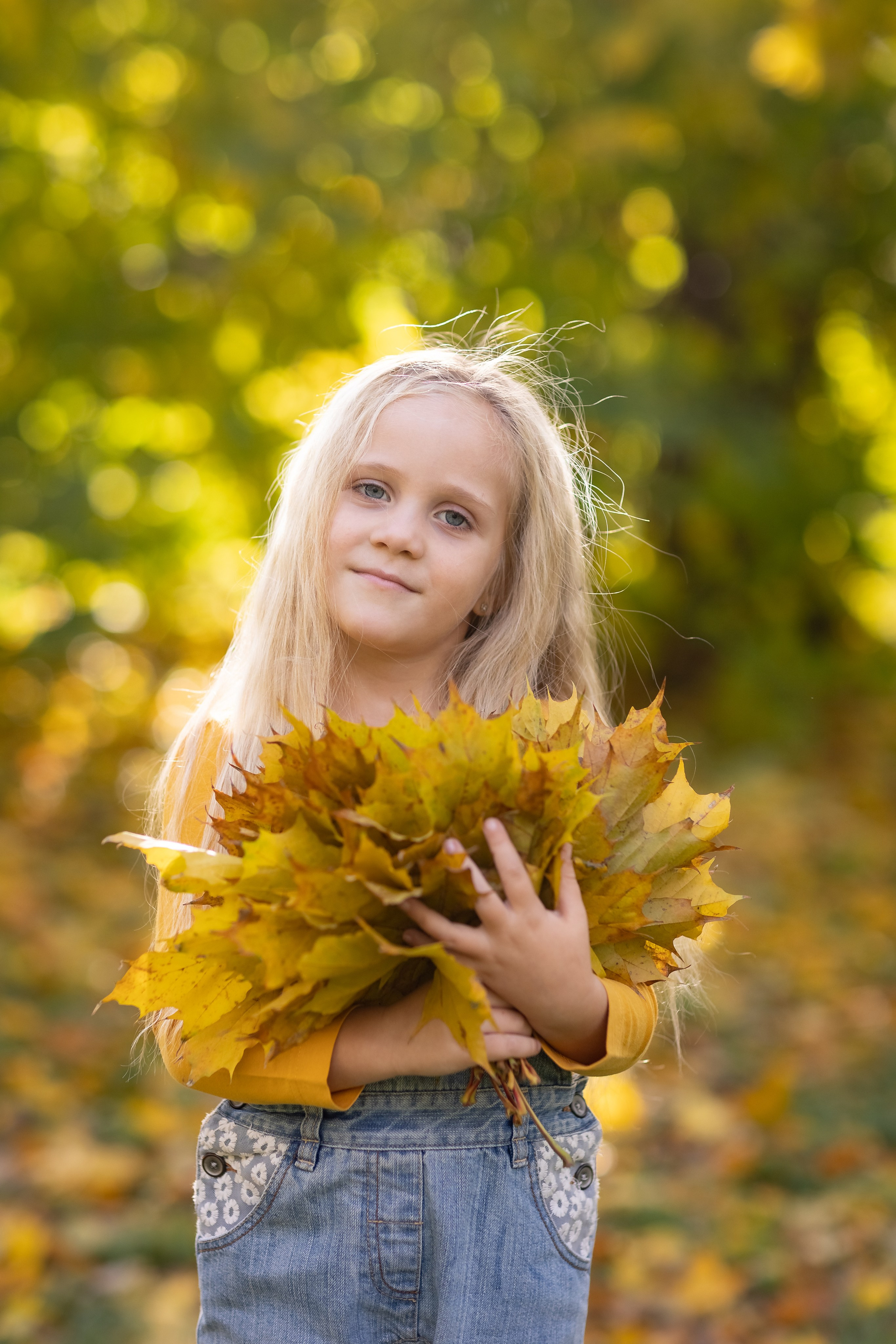 Осень была тёплой и яркой. Живые кадры без фотошопа. Выпускные альбомы в Ярославле Анна Николаева