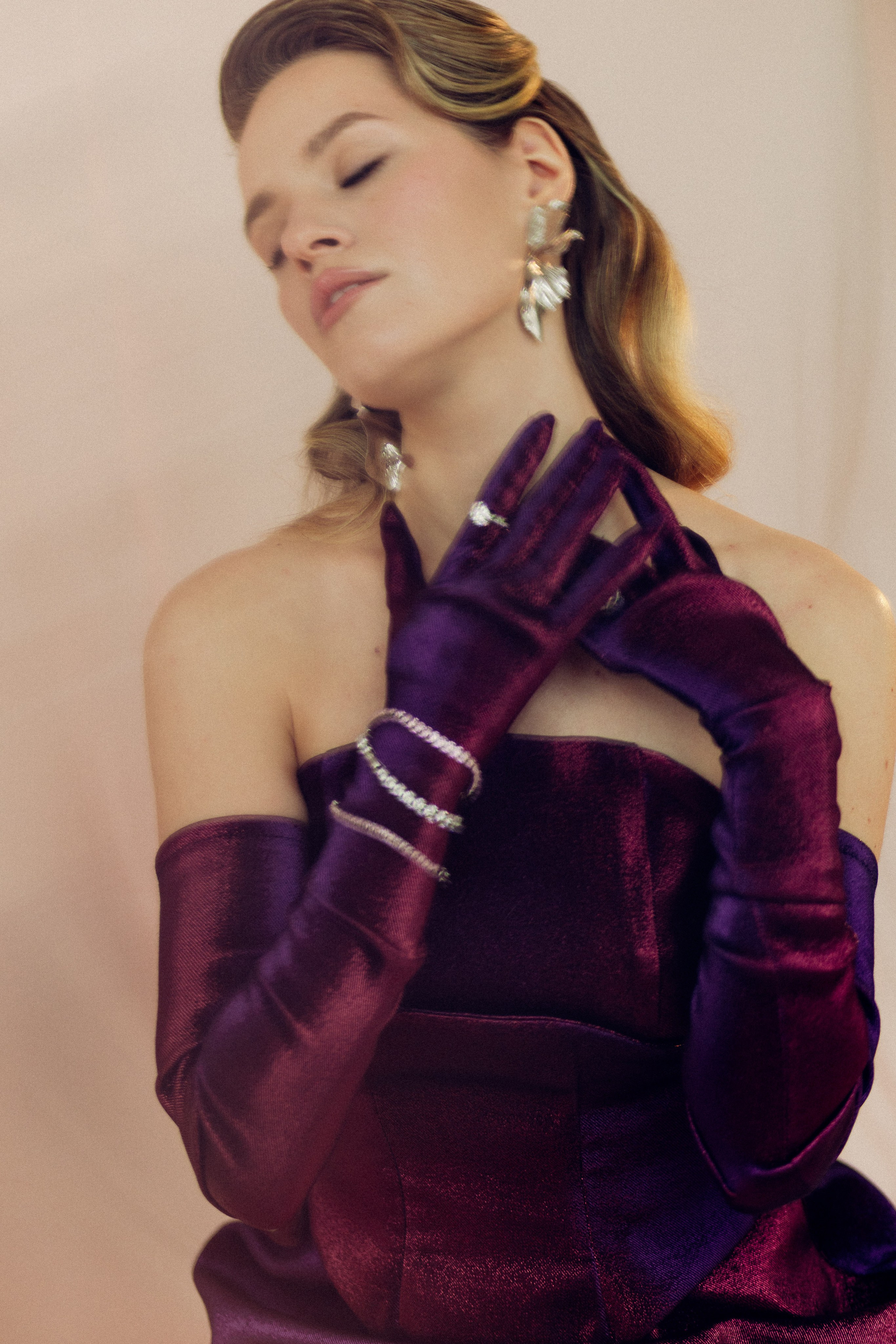 ВЕЧЕРНИЕ И КОКТЕЙЛЬНЫЕ ПЛАТЬЯ. Модельер Евгений Бременев