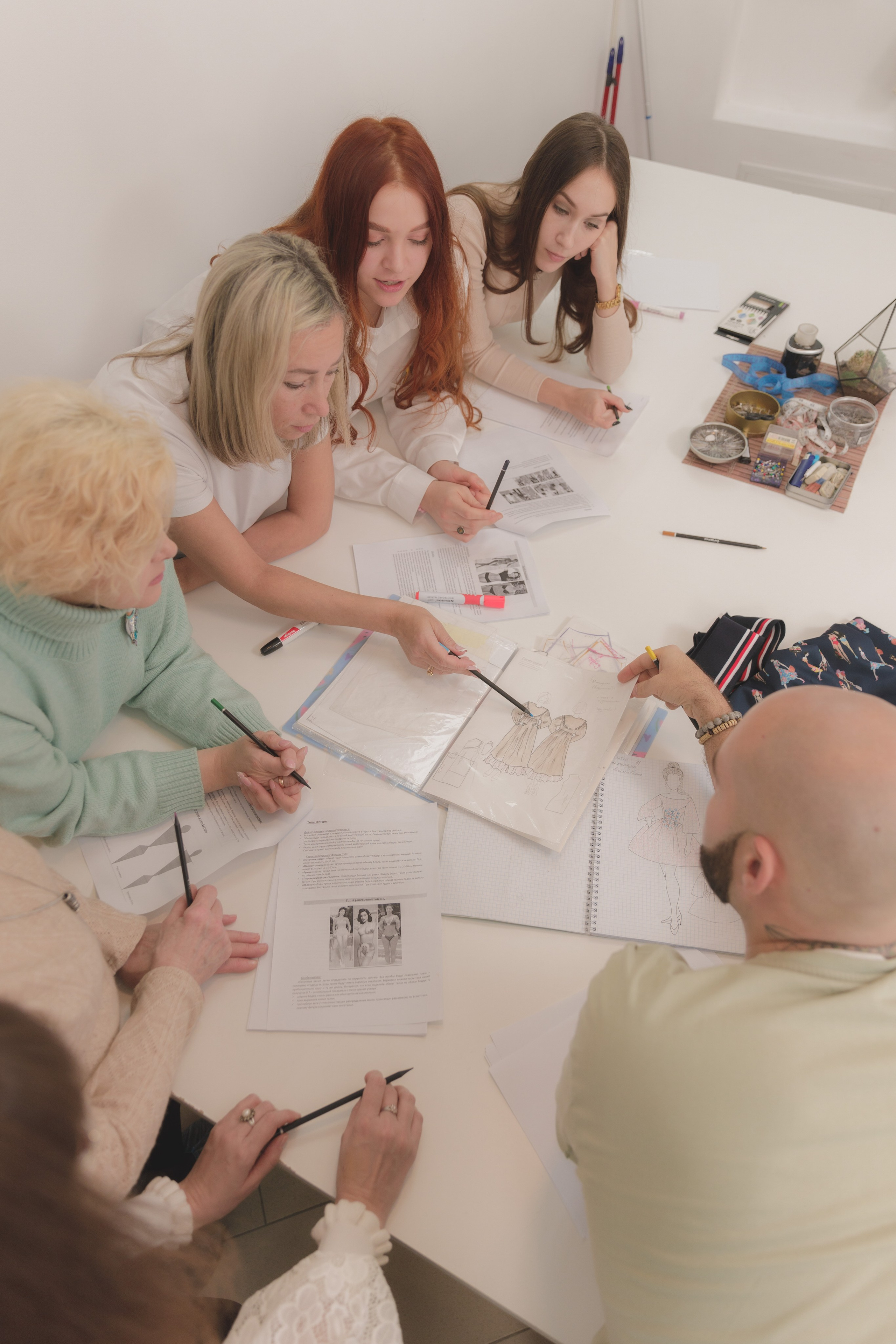 НАСТАВНИЧЕСТВО ПО СОЗДАНИЮ ОДЕЖДЫ. Модельер Евгений Бременев