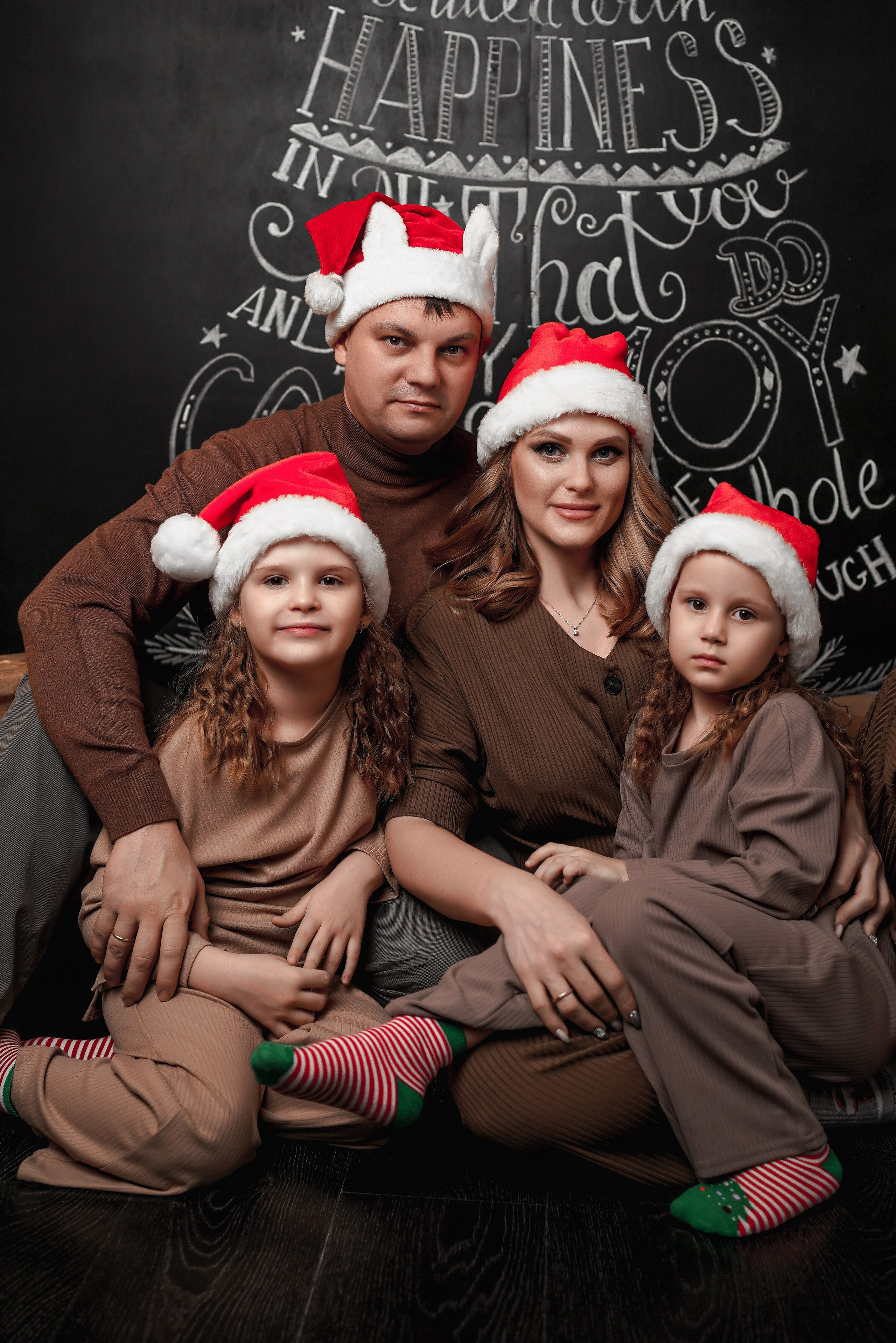 Заказать новогоднюю фотосессию в Ростове-на-дону. Свадебный фотограф в Ростове-на-Дону. Таинство Крещения и Венчания, семейные фотосессии. Алёна Чёботова