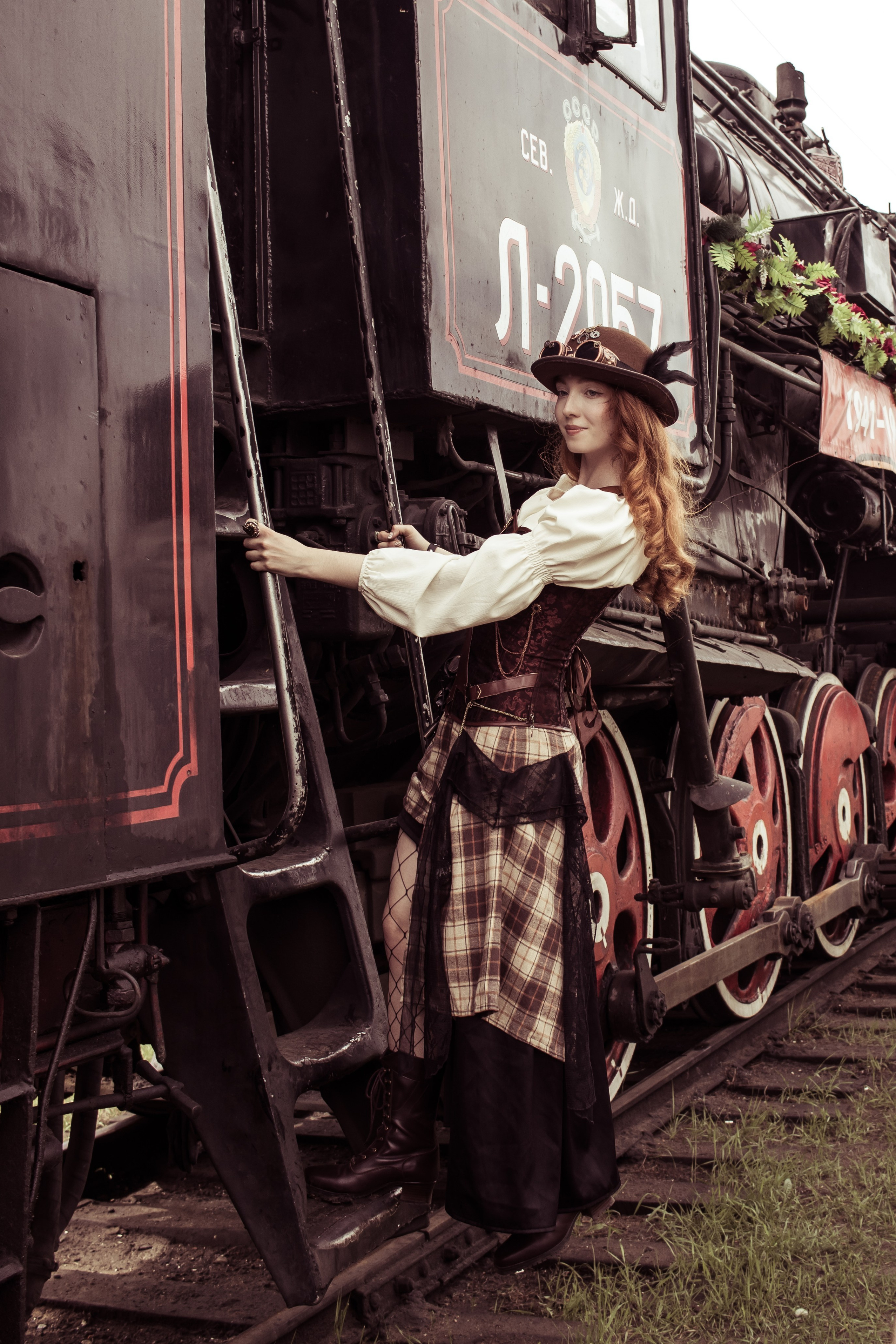 Тематическая фотосессия в стиле стимпанк у старинного паровоза — фотограф Карасёва Елена, Москва