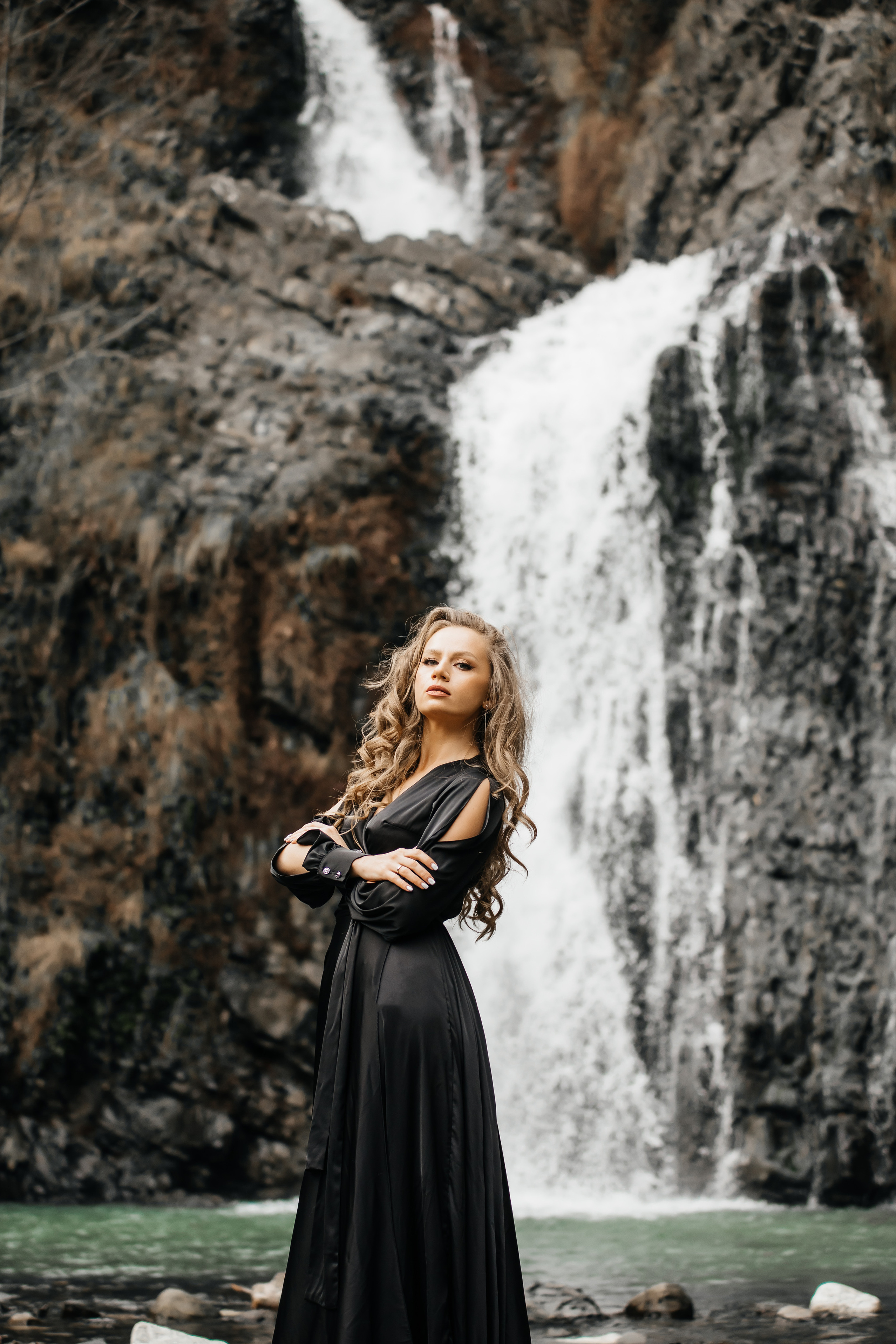 Фотосессия в черном платье. Фотограф Сочи Евгений Соколов