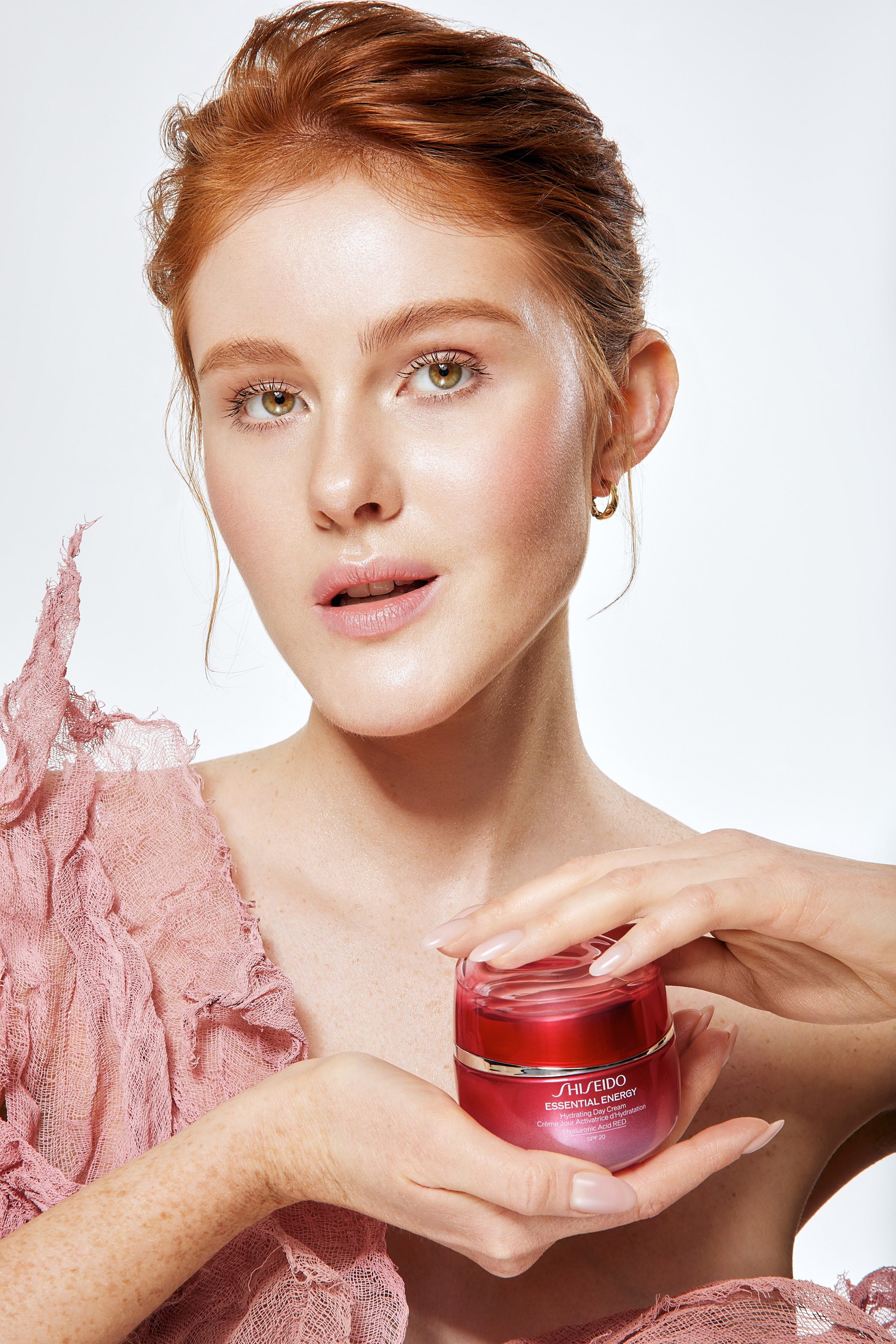 B. Фотограф и арт-директор в Москве Христина Антонович