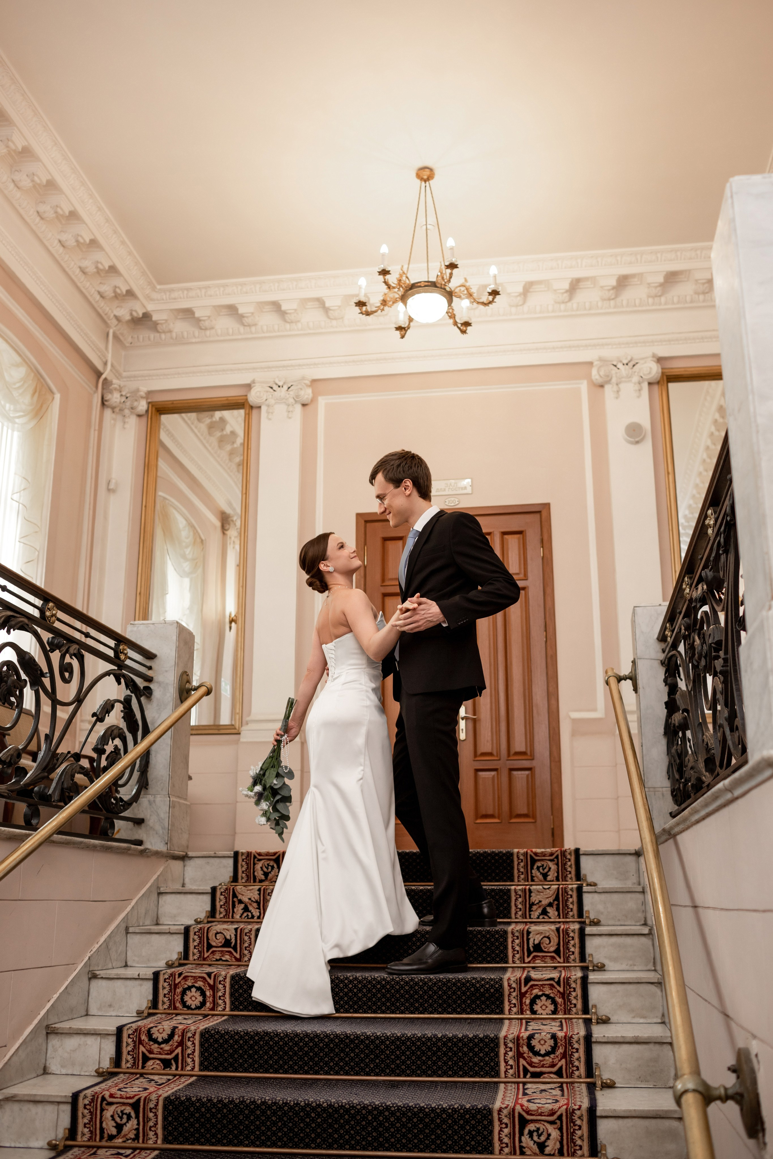 Свадьба в загсе Петроградского района. Свадебный фотограф Кирилл Белый