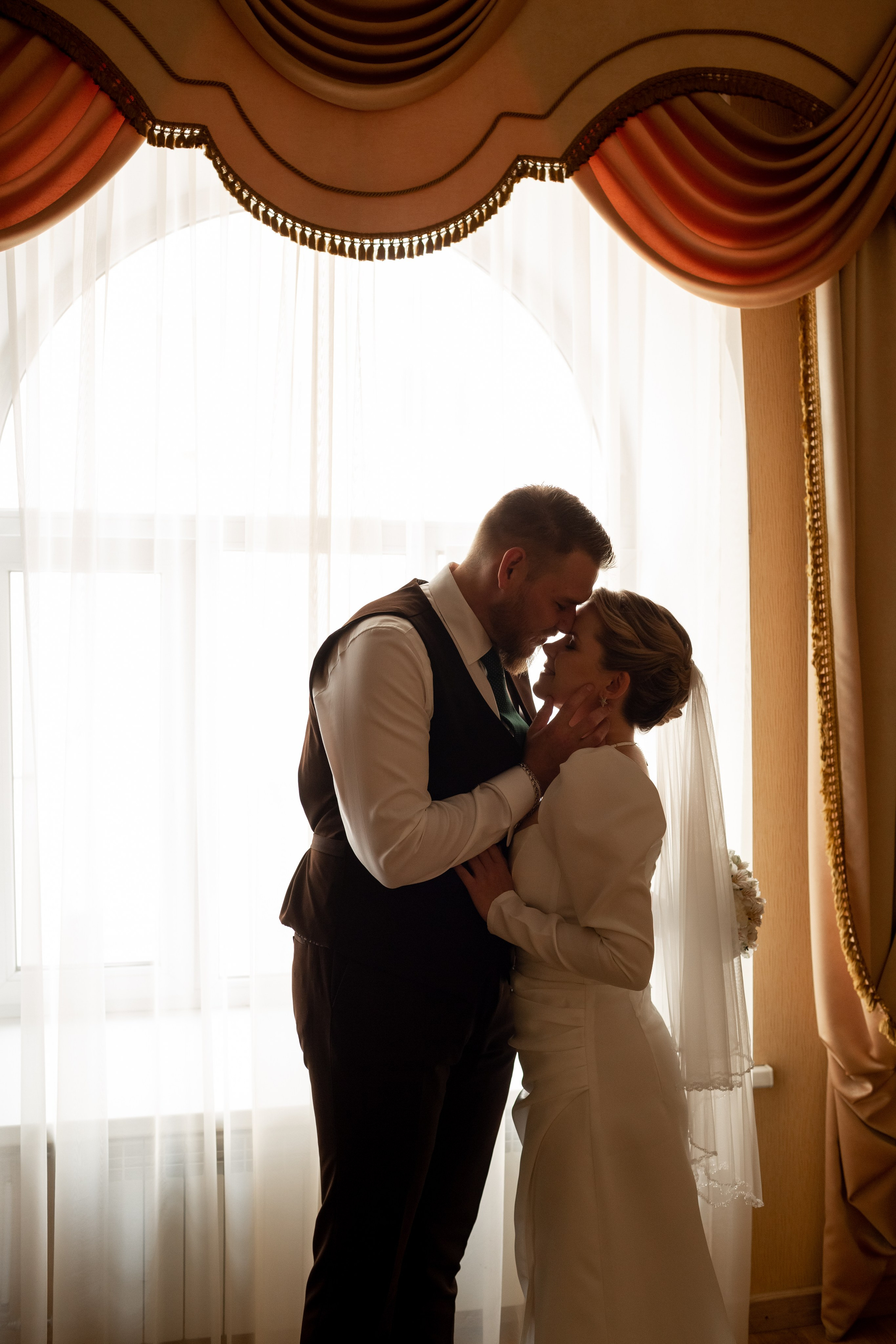 Регистрация брака в загсе Адмиралтейского района. Свадебный фотограф Кирилл Белый