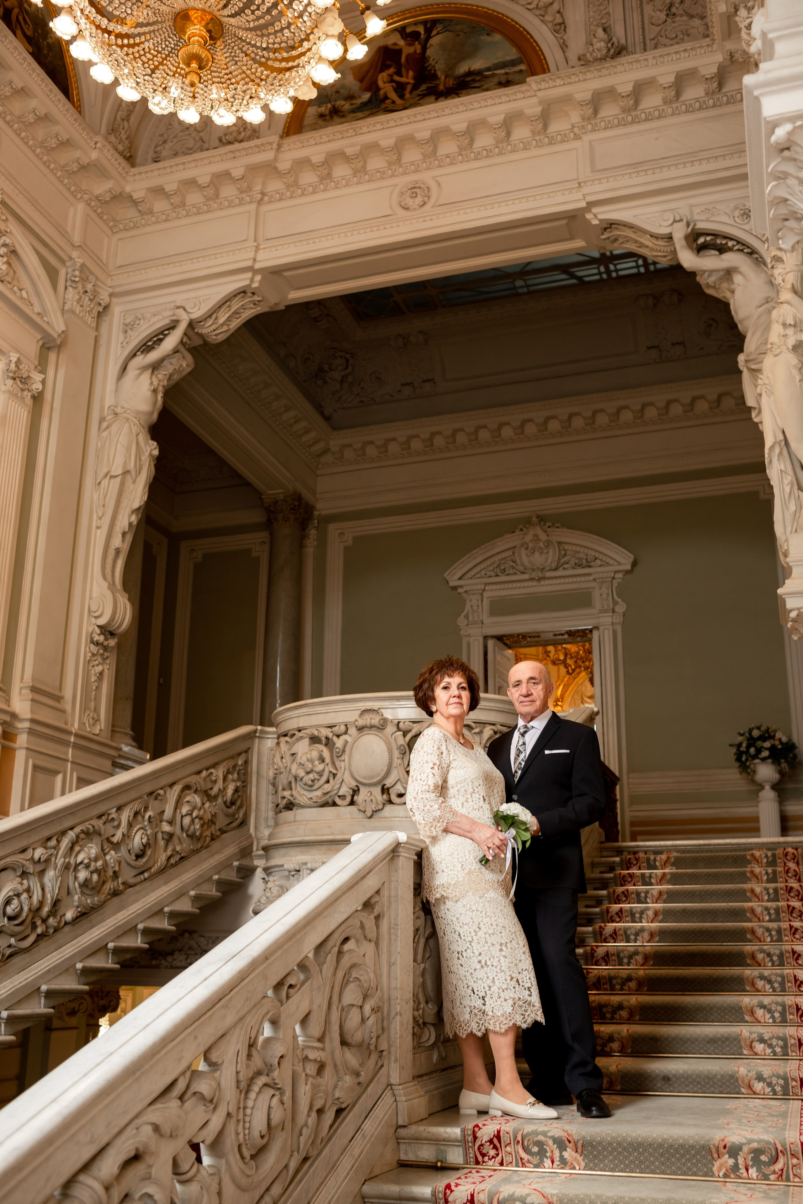 Фотосессия на золотую свадьбу во дворце Санкт-Петербурга.