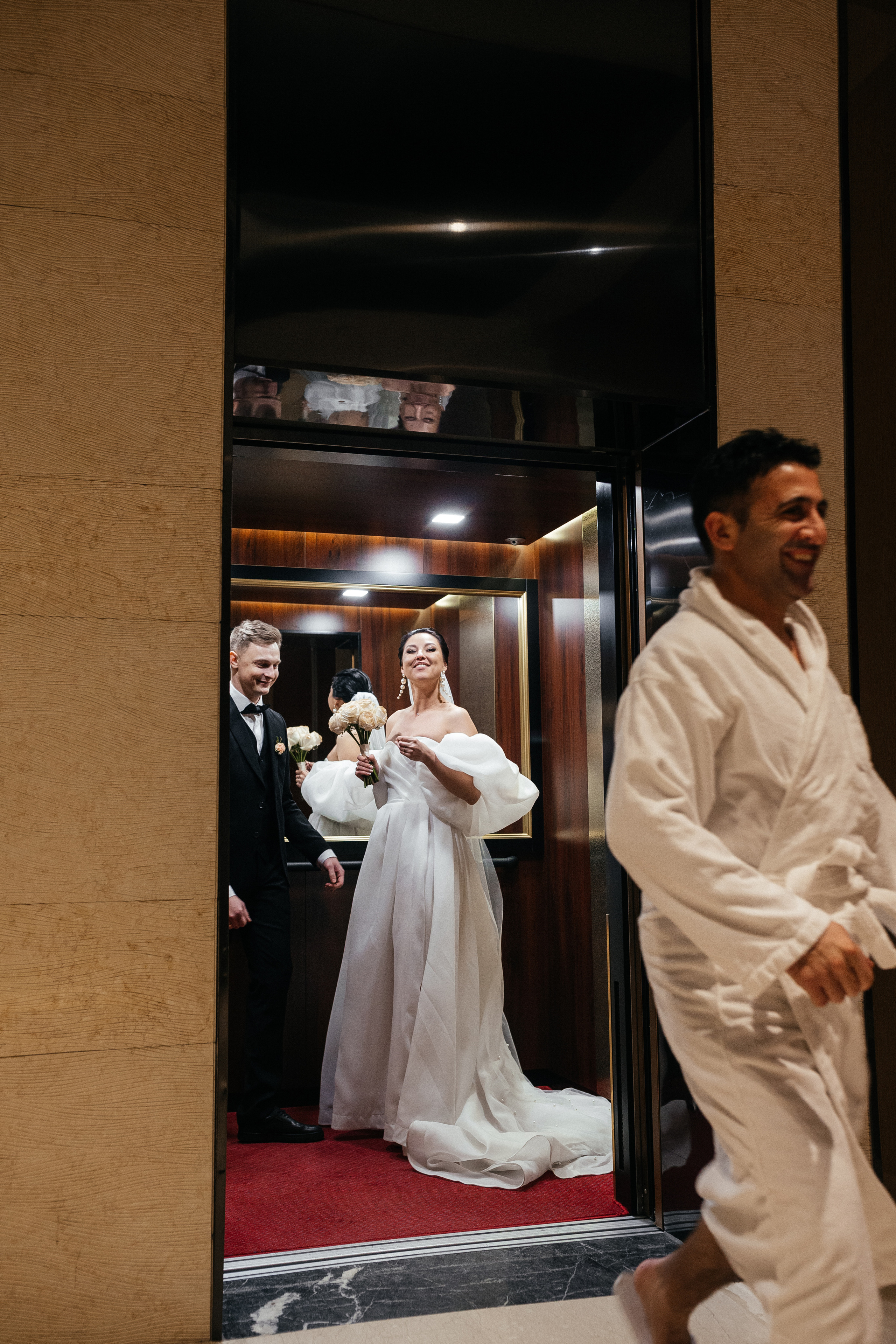 Яркая свадебная фотосессия зимой