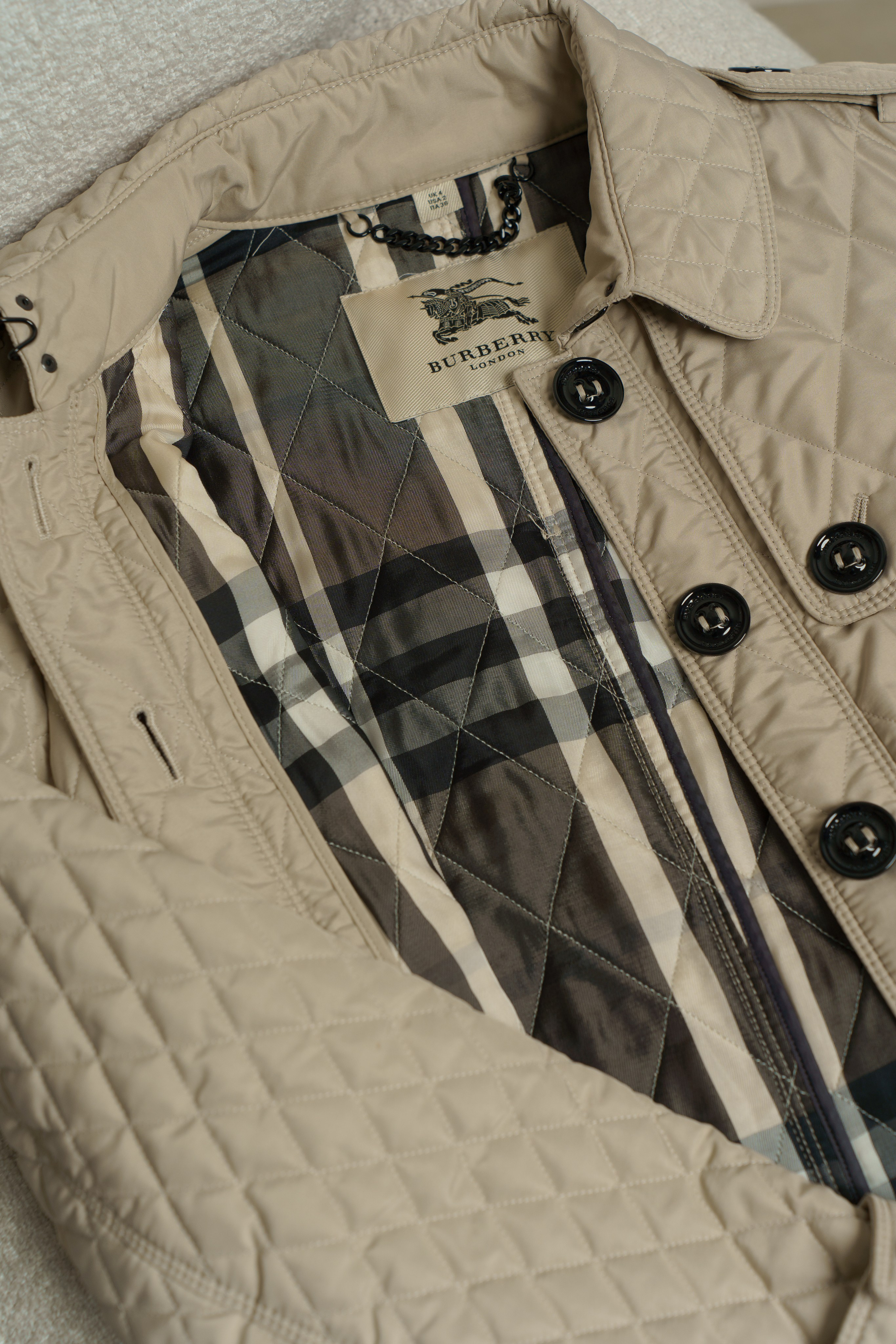 "Каталог"   от&nbsp;5000₽/ от&nbsp;250₽ 1шт.   Съемка для маркетплейсов, сайта, магазина.  2-3 ракурса на&nbsp;товар.  Основная цветокоррекция/ретушь.  Удобный выбор в&nbsp;онлайн галерее