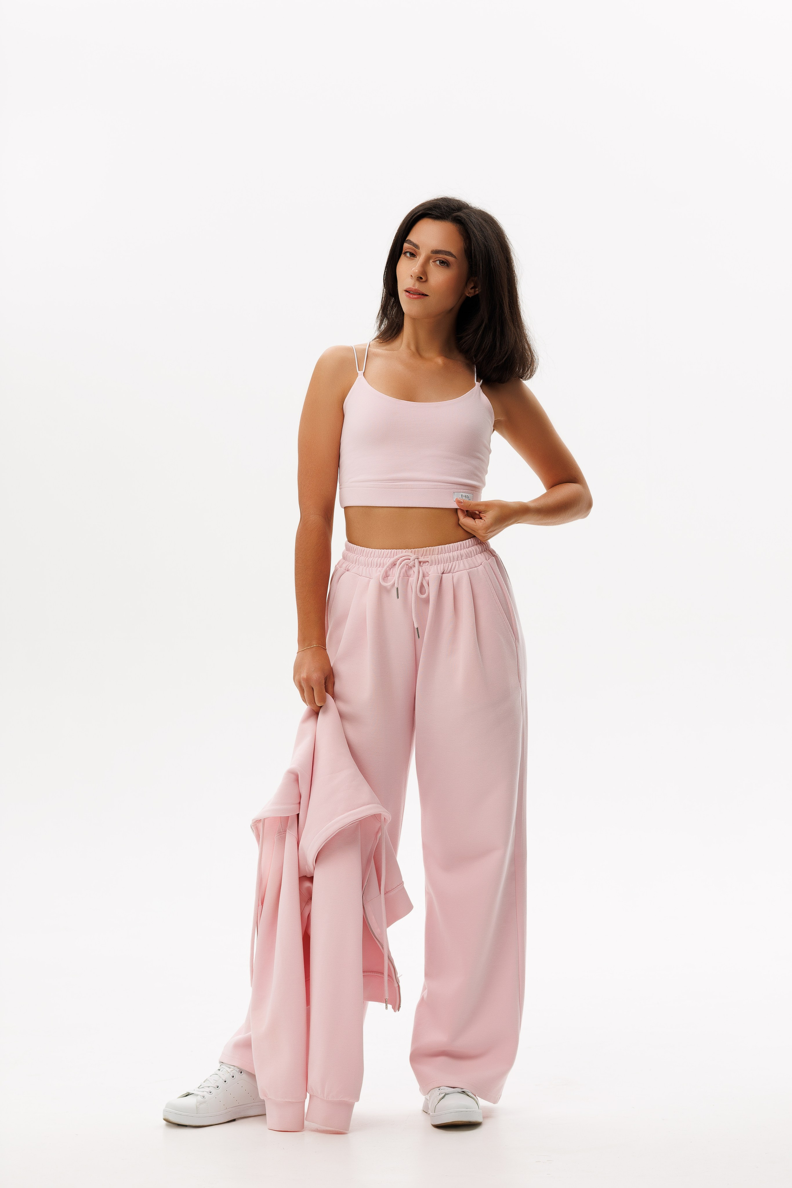 Спортивный каталог на белом фоне. Фотограф Минск