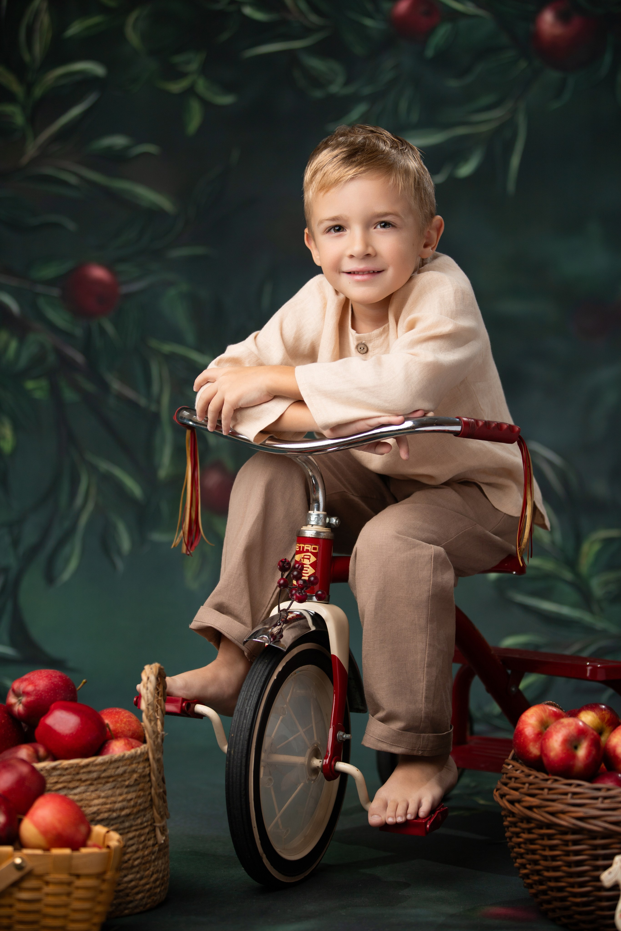 Осенние фотографии детей с велосипедом в детском саду